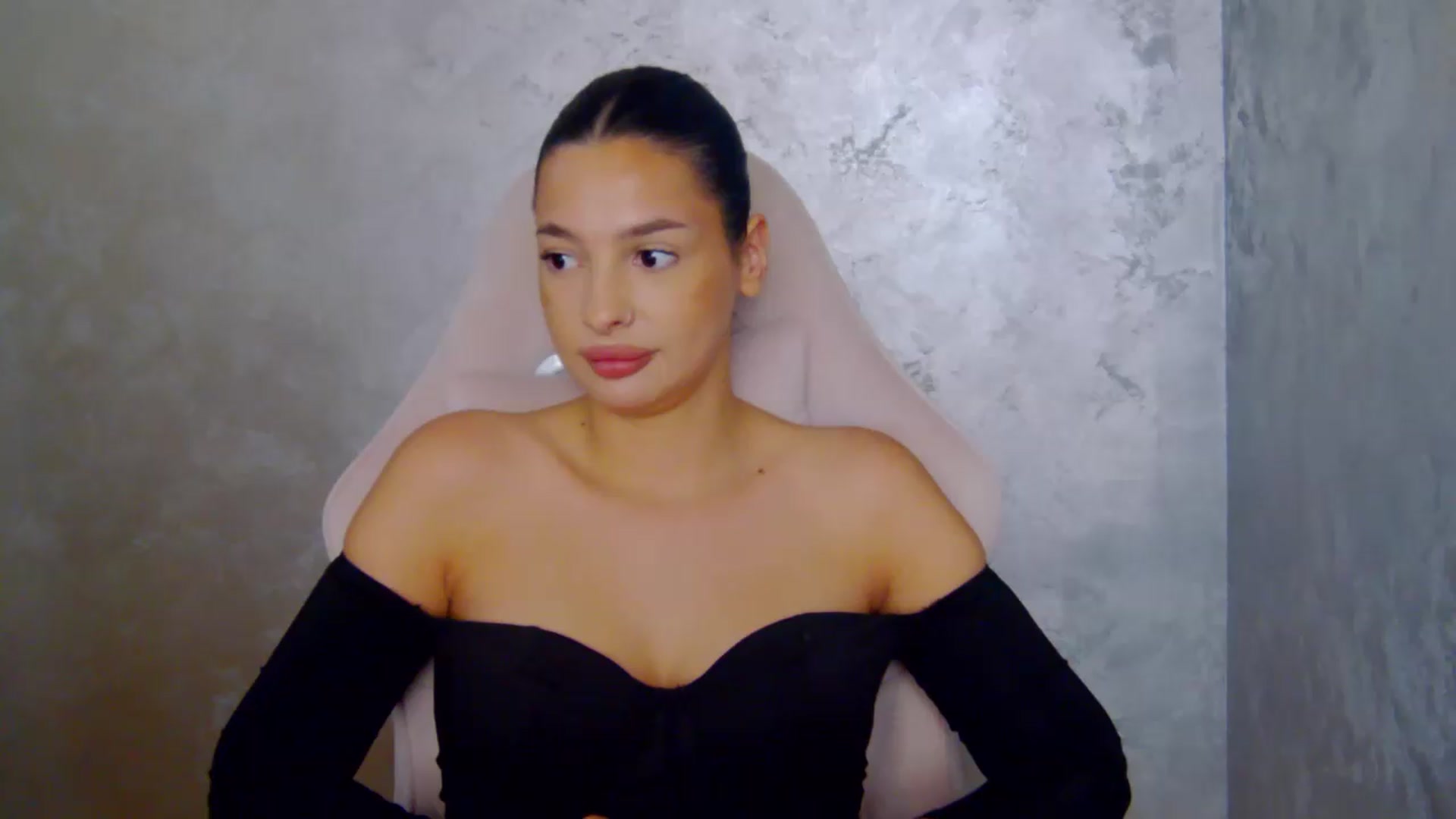 Gallery image thumbnail from meliiis_'s myfreecams stream on, 08/12/2026, 18:54 image 6 of 20