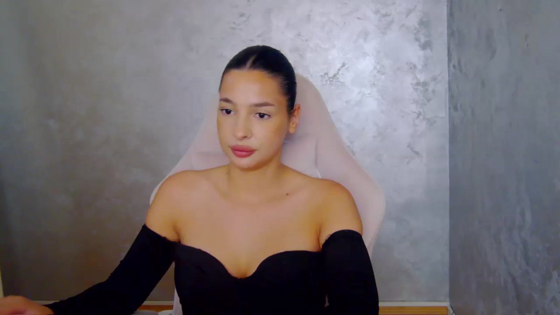 Gallery image thumbnail from meliiis_'s myfreecams stream on, 08/12/2026, 18:54 image 13 of 20