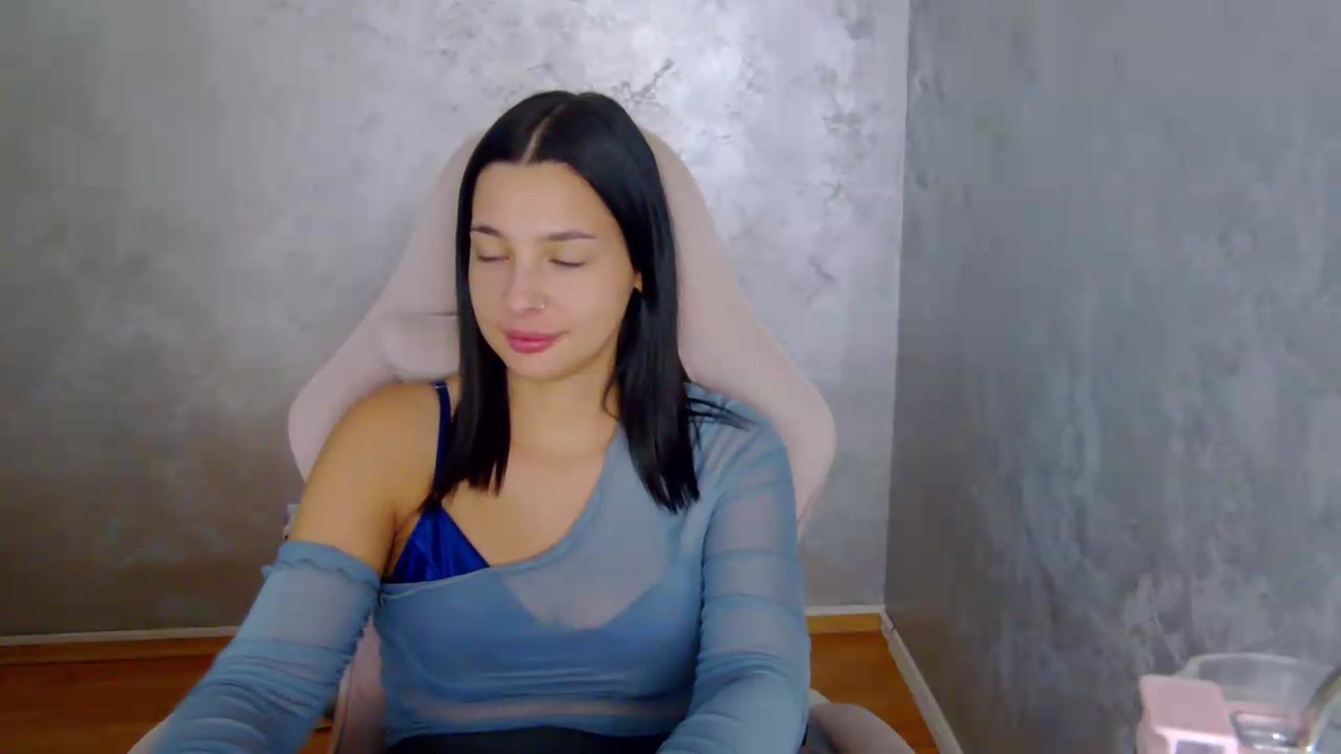 Gallery image thumbnail from meliiis_'s myfreecams stream on, 08/14/2026, 18:45 image 6 of 20