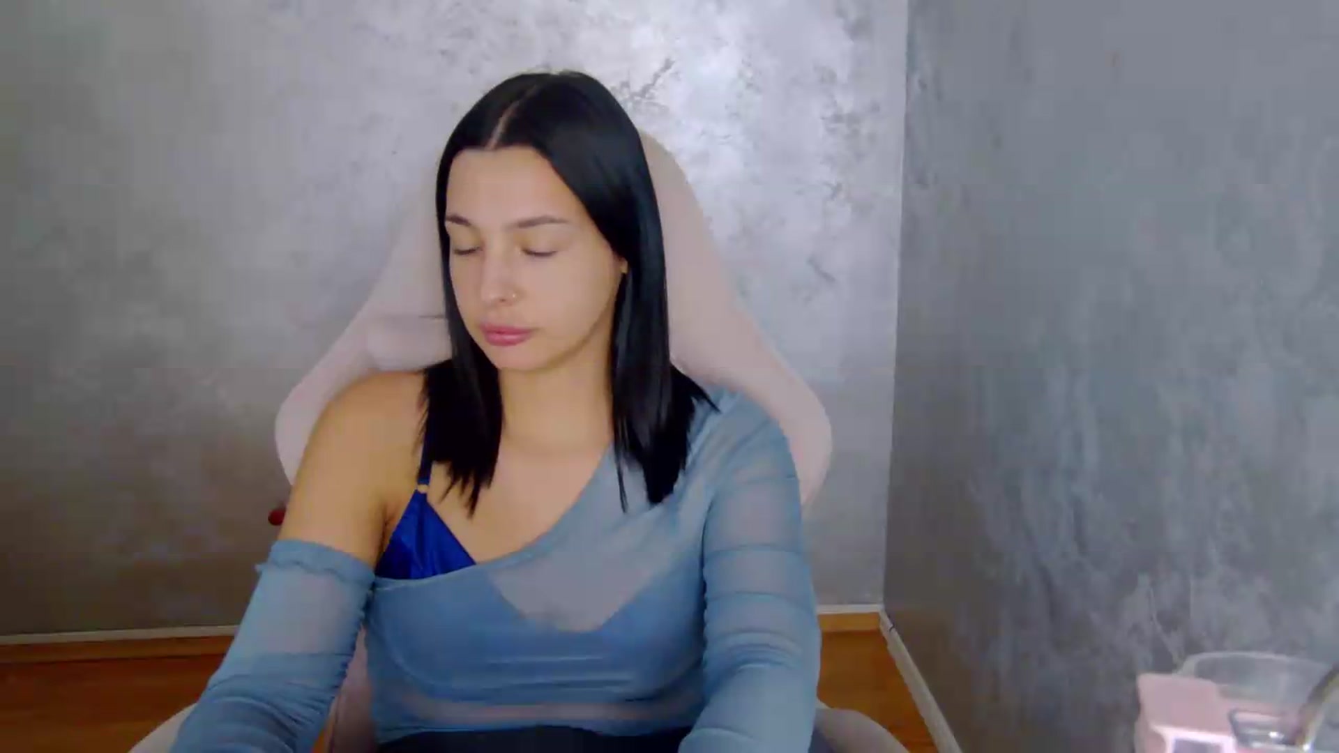 Gallery image thumbnail from meliiis_'s myfreecams stream on, 08/14/2026, 18:45 image 4 of 20