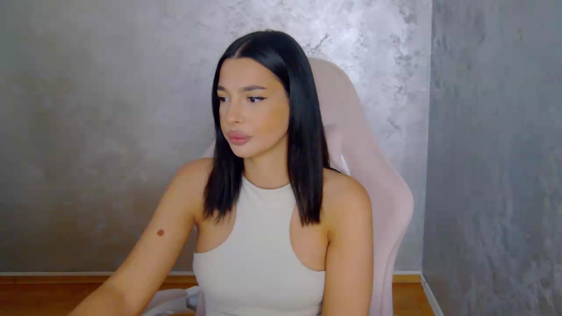 Gallery image thumbnail from meliiis_'s myfreecams stream on, 08/15/2026, 15:29 image 19 of 20