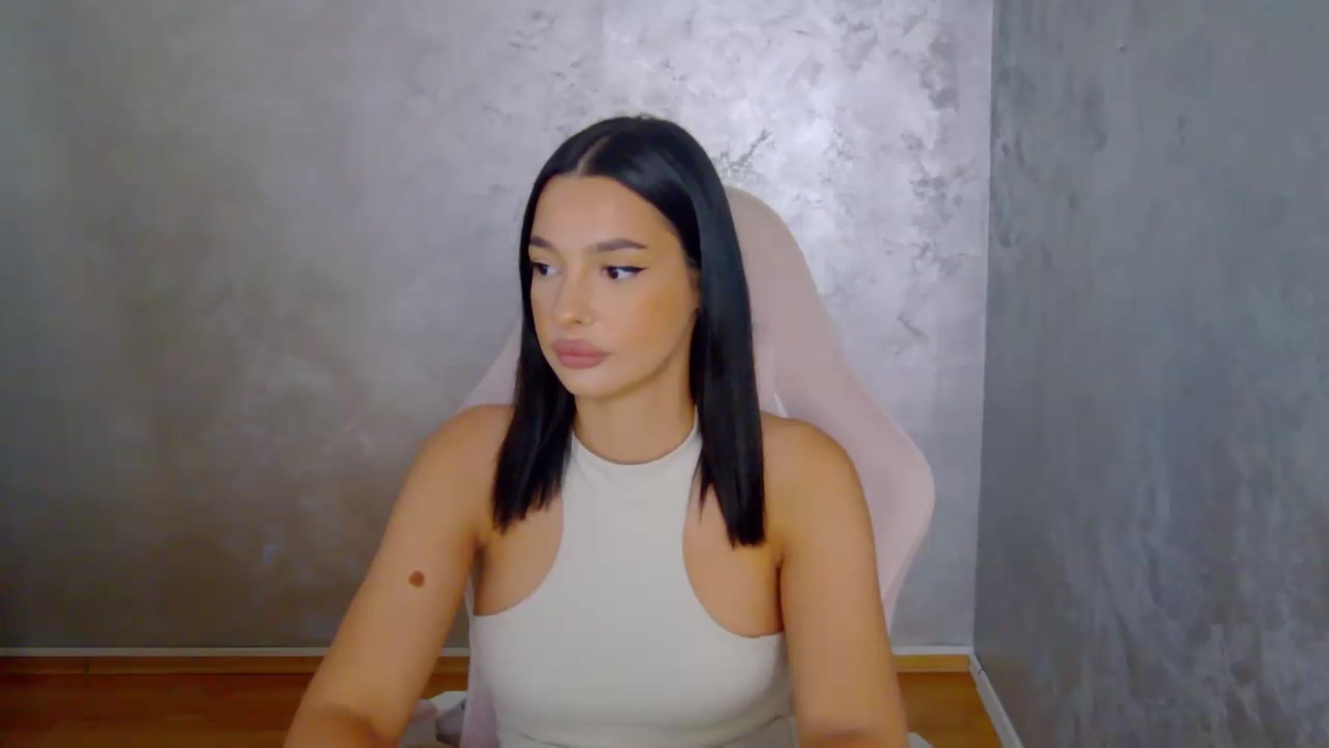 Gallery image thumbnail from meliiis_'s myfreecams stream on, 08/15/2026, 15:29 image 18 of 20
