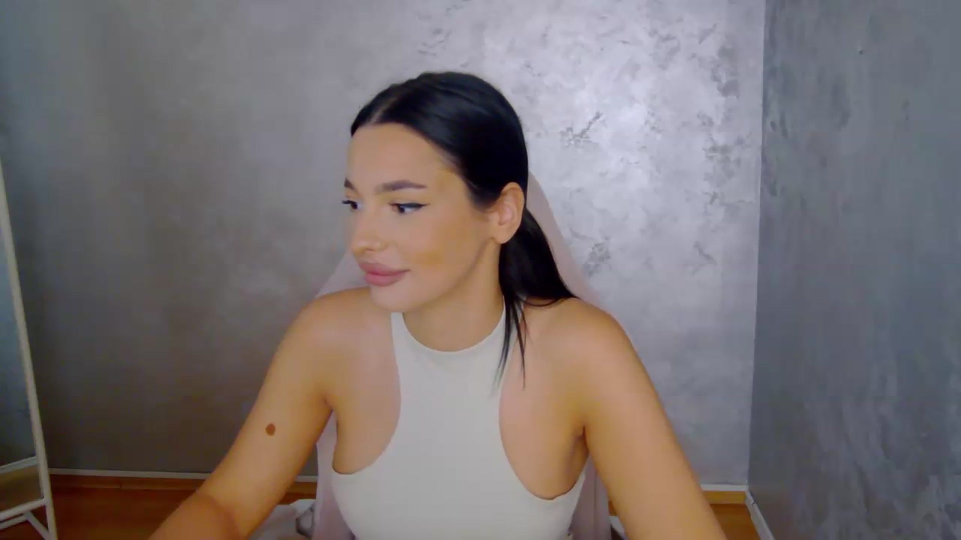 Gallery image thumbnail from meliiis_'s myfreecams stream on, 08/15/2026, 15:29 image 2 of 20