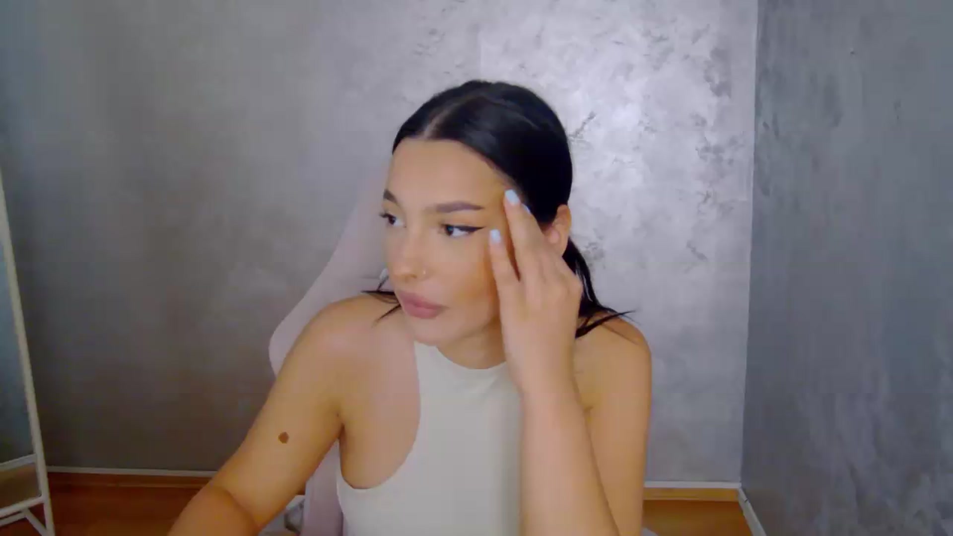 Gallery image thumbnail from meliiis_'s myfreecams stream on, 08/15/2026, 15:29 image 1 of 20