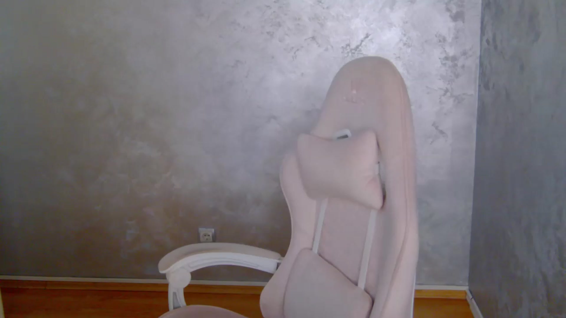 Gallery image thumbnail from meliiis_'s myfreecams stream on, 08/15/2026, 18:14 image 19 of 20