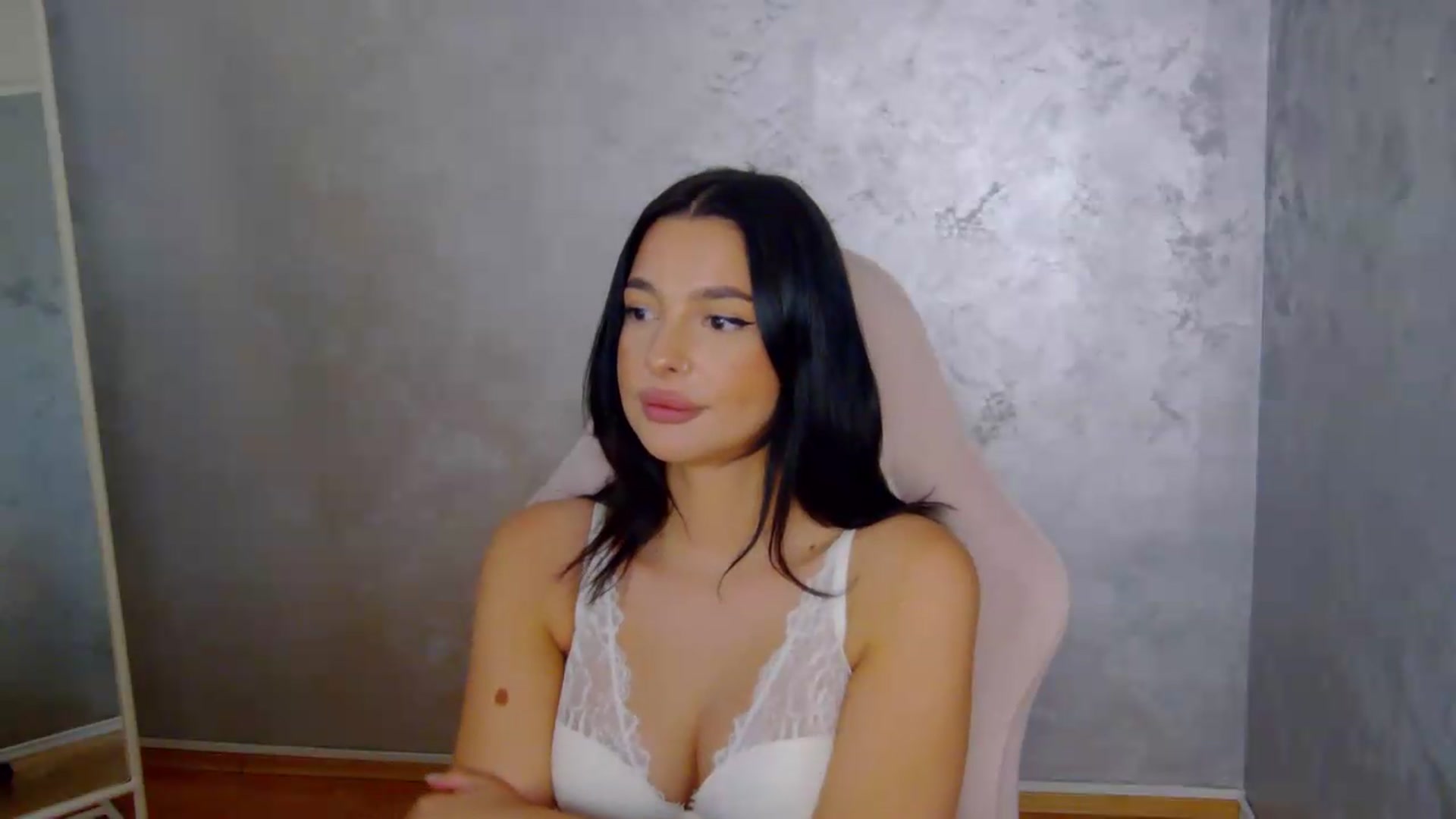 Gallery image thumbnail from meliiis_'s myfreecams stream on, 08/15/2026, 18:14 image 13 of 20