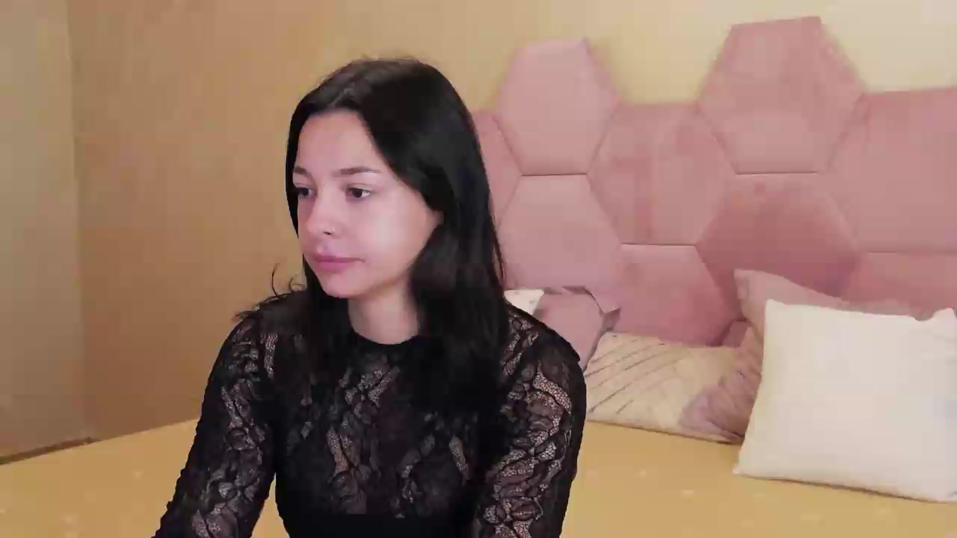 Gallery image thumbnail from meliiis_'s myfreecams stream on, 08/17/2026, 05:15 image 2 of 20