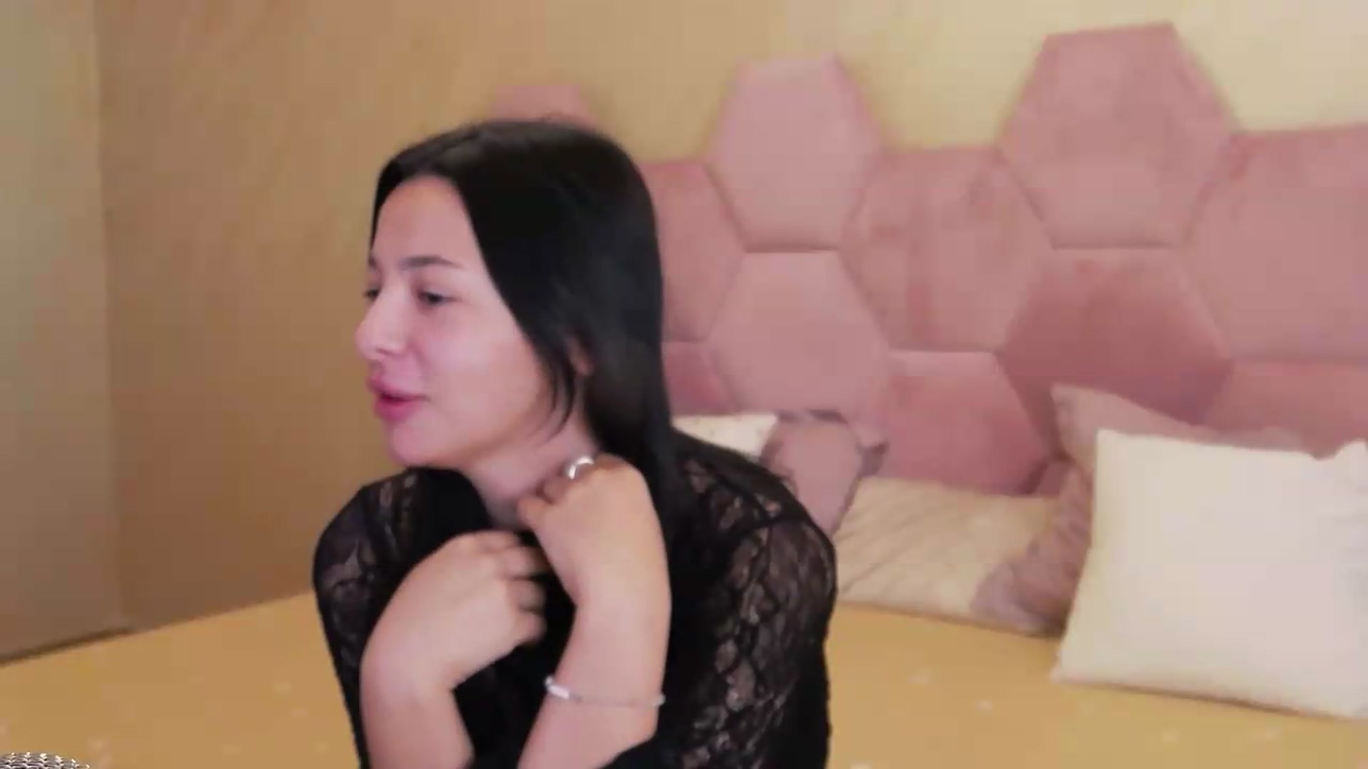 Gallery image thumbnail from meliiis_'s myfreecams stream on, 08/17/2026, 05:15 image 12 of 20