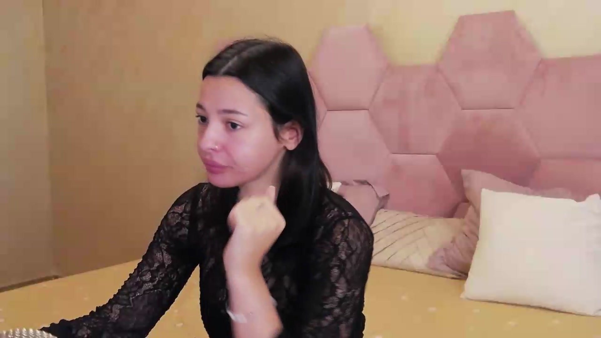 Gallery image thumbnail from meliiis_'s myfreecams stream on, 08/17/2026, 05:15 image 13 of 20