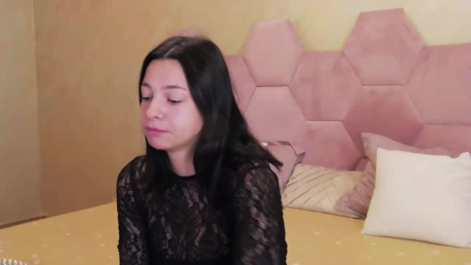 Gallery image thumbnail from meliiis_'s myfreecams stream on, 08/17/2026, 05:15 image 11 of 20