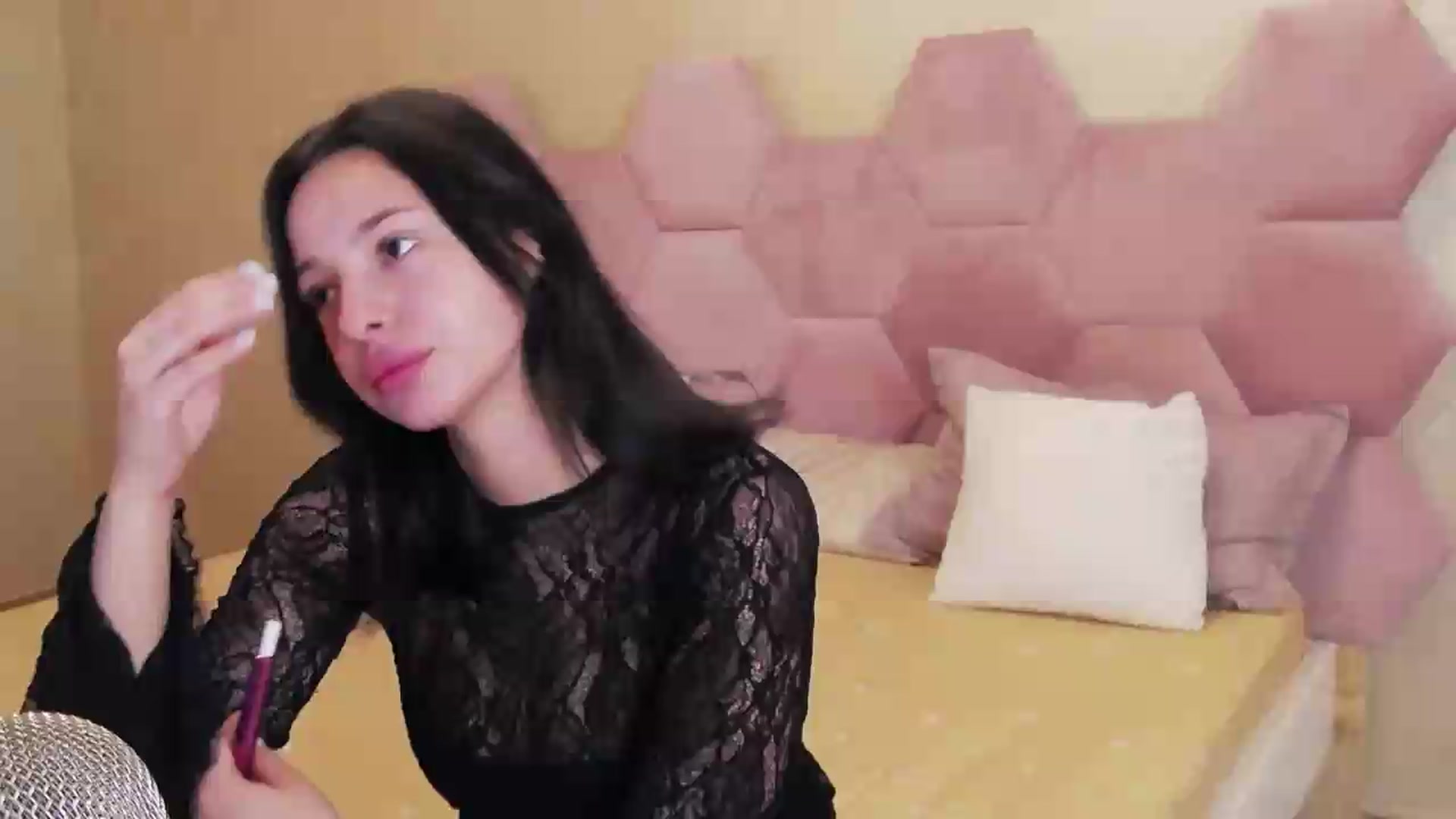 Gallery image thumbnail from meliiis_'s myfreecams stream on, 08/17/2026, 05:47 image 1 of 20