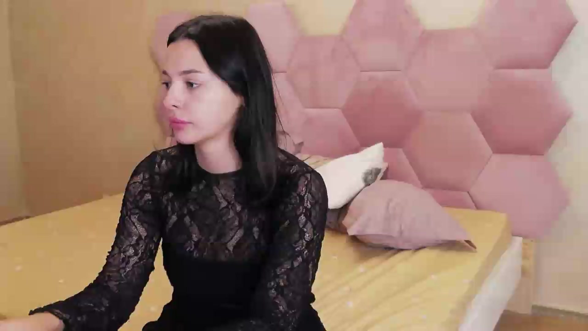 Gallery image thumbnail from meliiis_'s myfreecams stream on, 08/17/2026, 11:41 image 1 of 20
