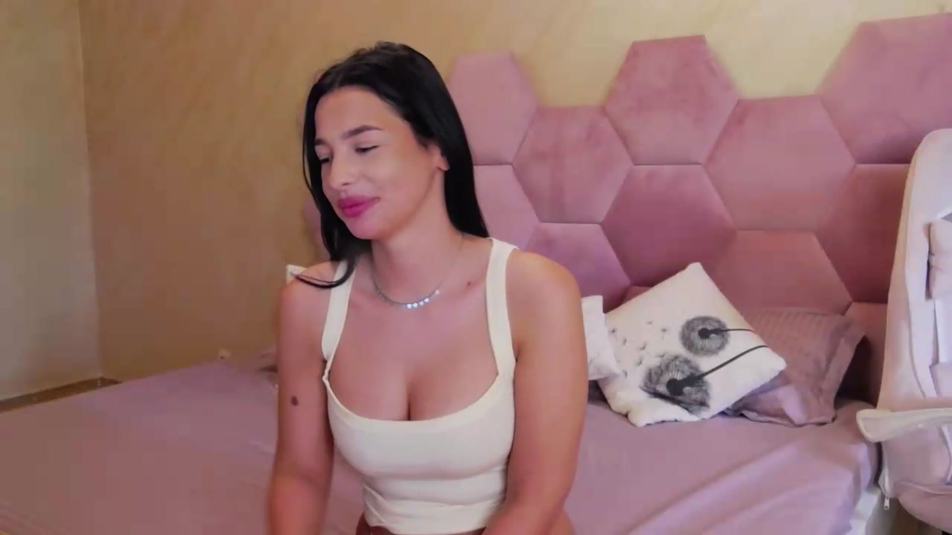 Gallery image thumbnail from meliiis_'s myfreecams stream on, 08/19/2026, 11:02 image 20 of 20