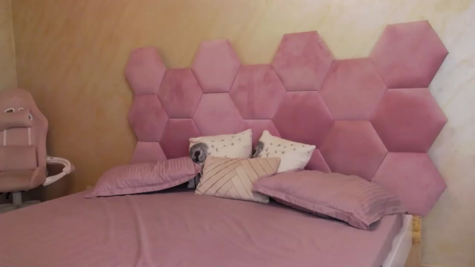 Gallery image thumbnail from meliiis_'s myfreecams stream on, 08/20/2026, 07:51 image 1 of 20