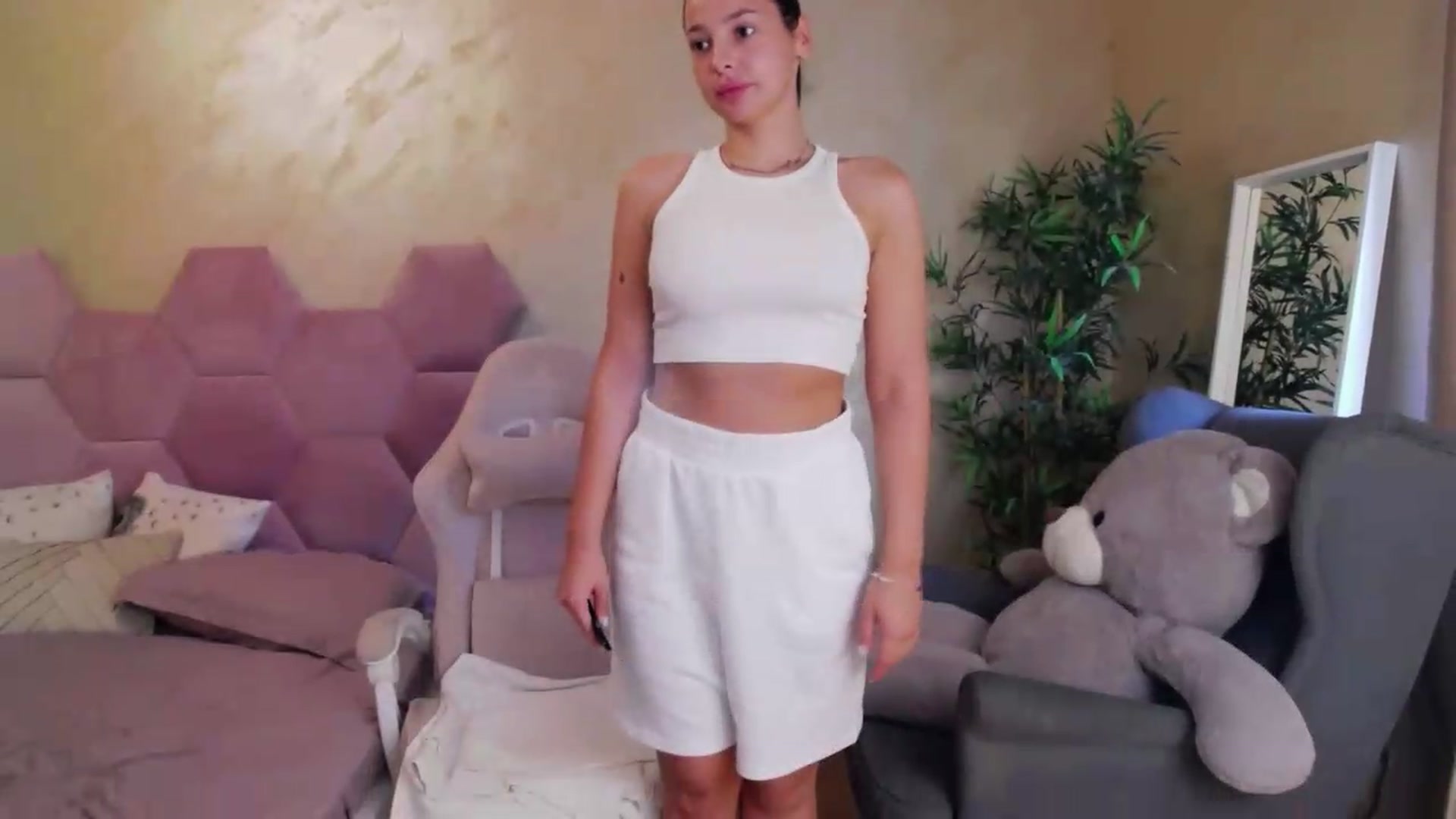 Gallery image thumbnail from meliiis_'s myfreecams stream on, 08/20/2026, 13:51 image 2 of 20