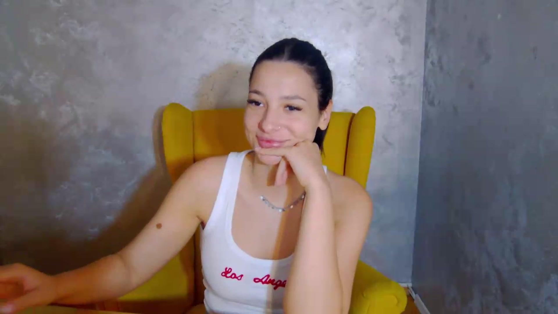 Gallery image thumbnail from meliiis_'s myfreecams stream on, 08/28/2026, 13:18 image 2 of 20