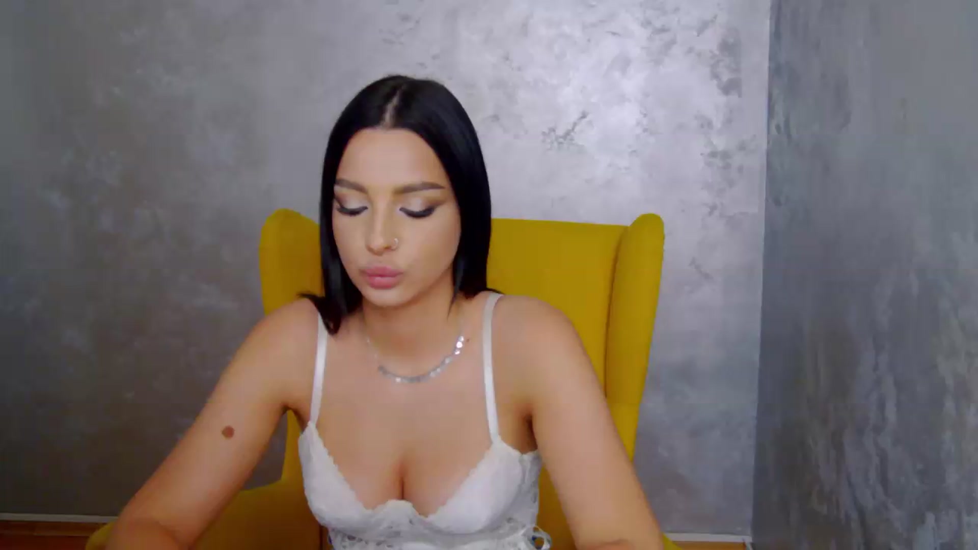 Gallery image thumbnail from meliiis_'s myfreecams stream on, 08/31/2026, 13:56 image 12 of 20