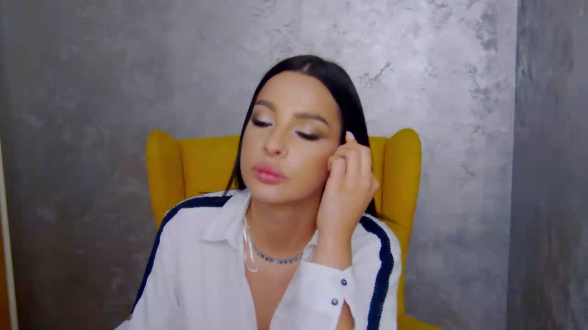 Gallery image thumbnail from meliiis_'s myfreecams stream on, 08/31/2026, 18:03 image 19 of 20