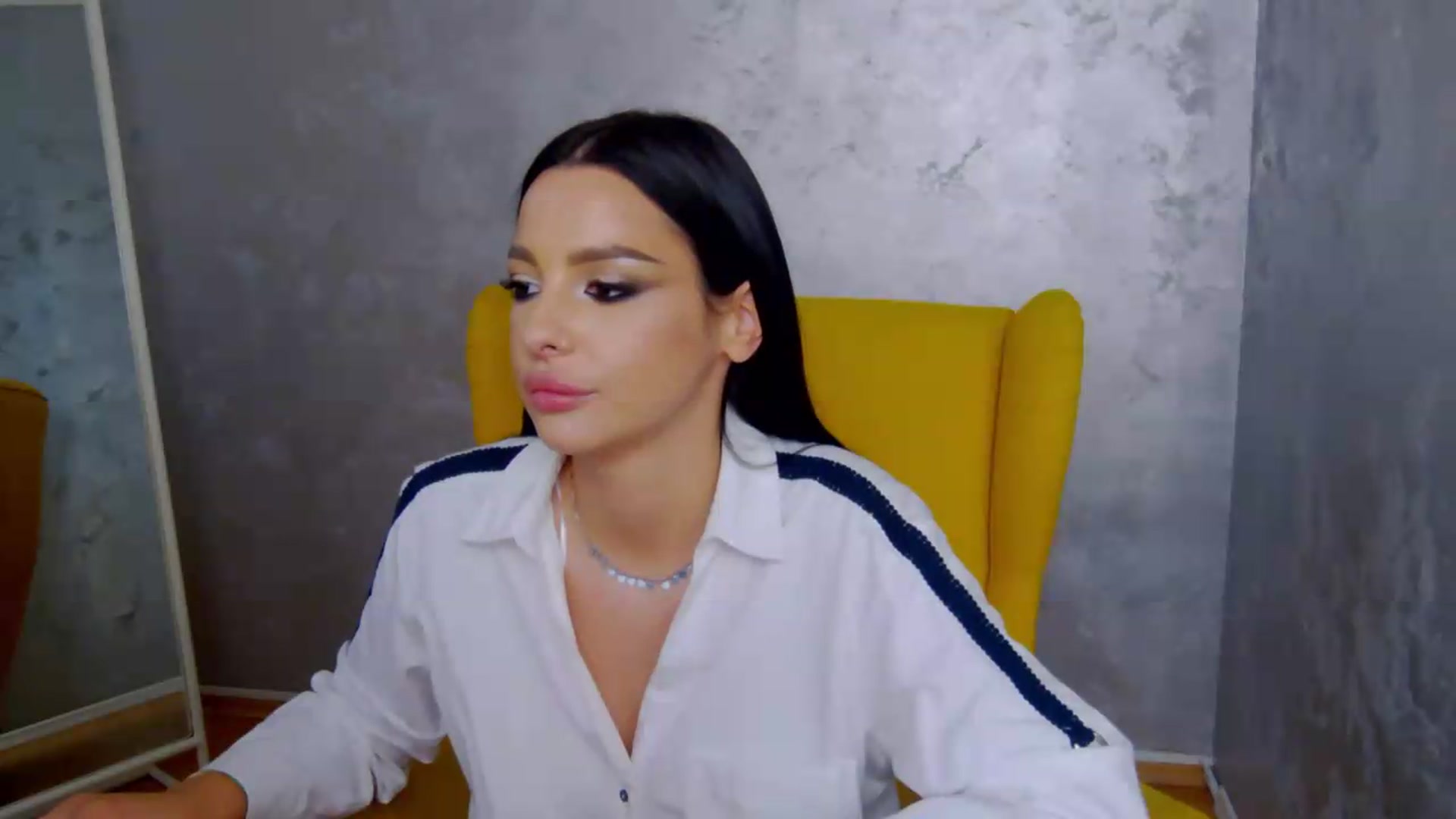 Gallery image thumbnail from meliiis_'s myfreecams stream on, 08/31/2026, 18:03 image 17 of 20