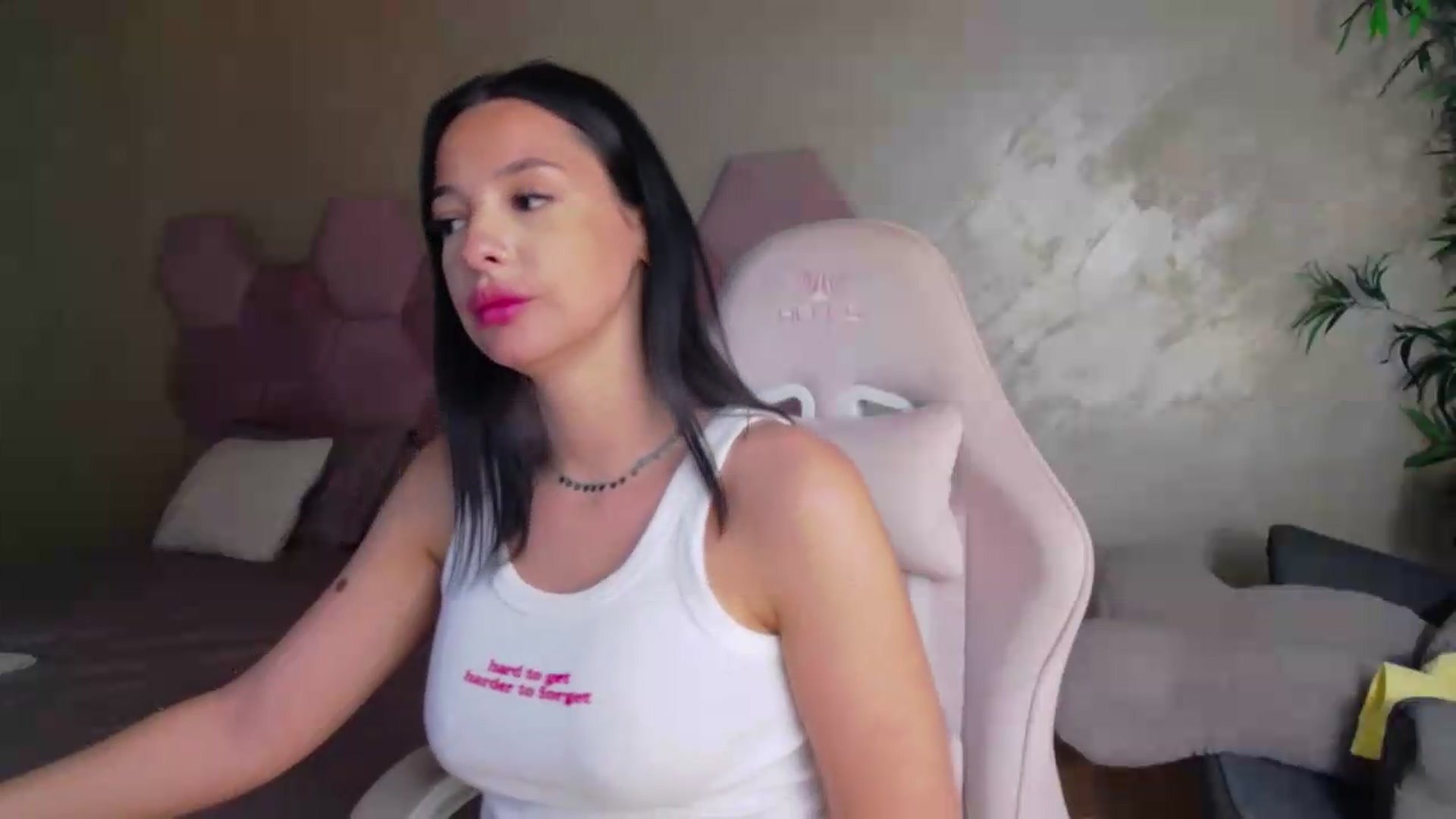 Gallery image thumbnail from meliiis_'s myfreecams stream on, 09/01/2026, 12:59 image 5 of 20