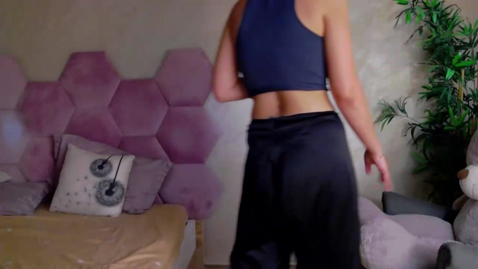 Gallery image thumbnail from meliiis_'s myfreecams stream on, 09/03/2026, 11:10 image 16 of 20