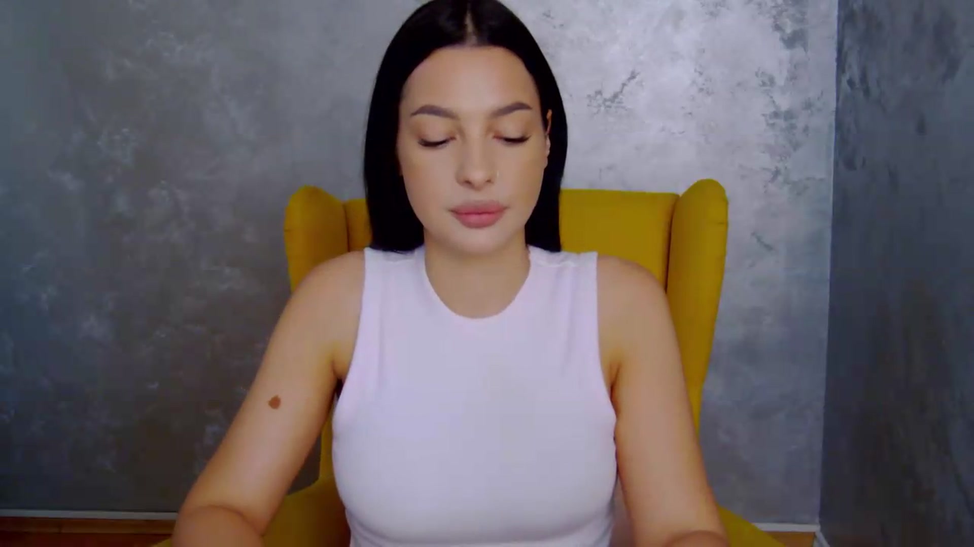 Gallery image thumbnail from meliiis_'s myfreecams stream on, 09/10/2026, 07:54 image 6 of 20