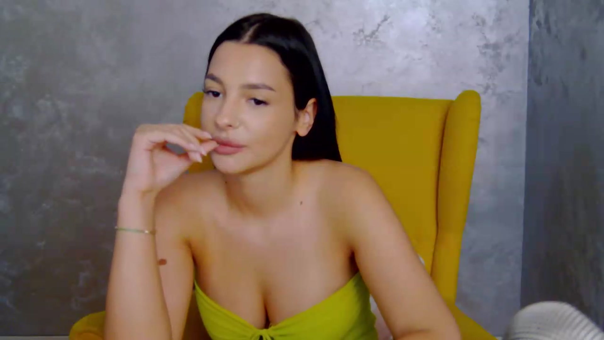 Gallery image thumbnail from meliiis_'s myfreecams stream on, 09/10/2026, 13:18 image 18 of 20