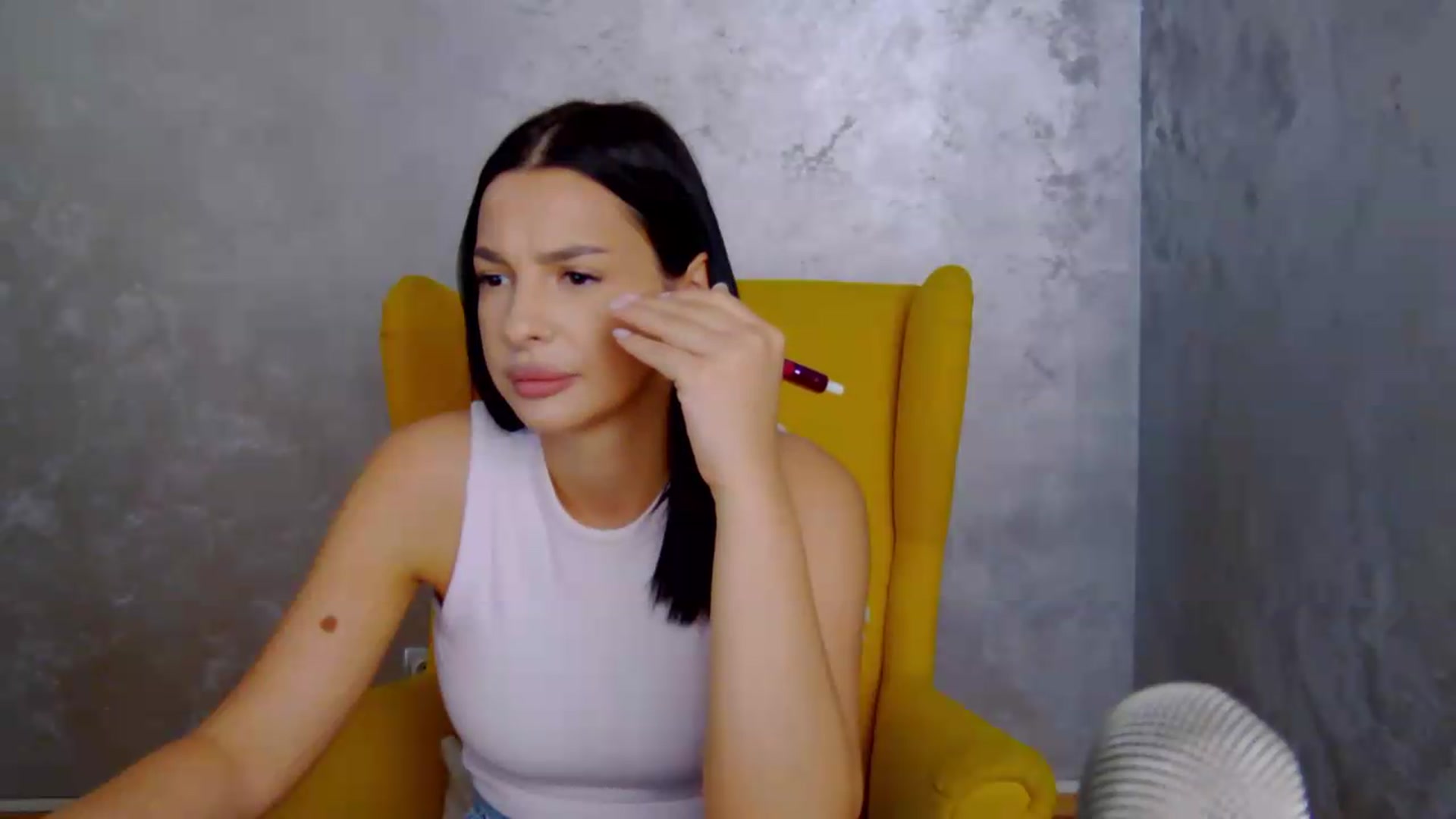 Gallery image thumbnail from meliiis_'s myfreecams stream on, 09/10/2026, 13:18 image 7 of 20
