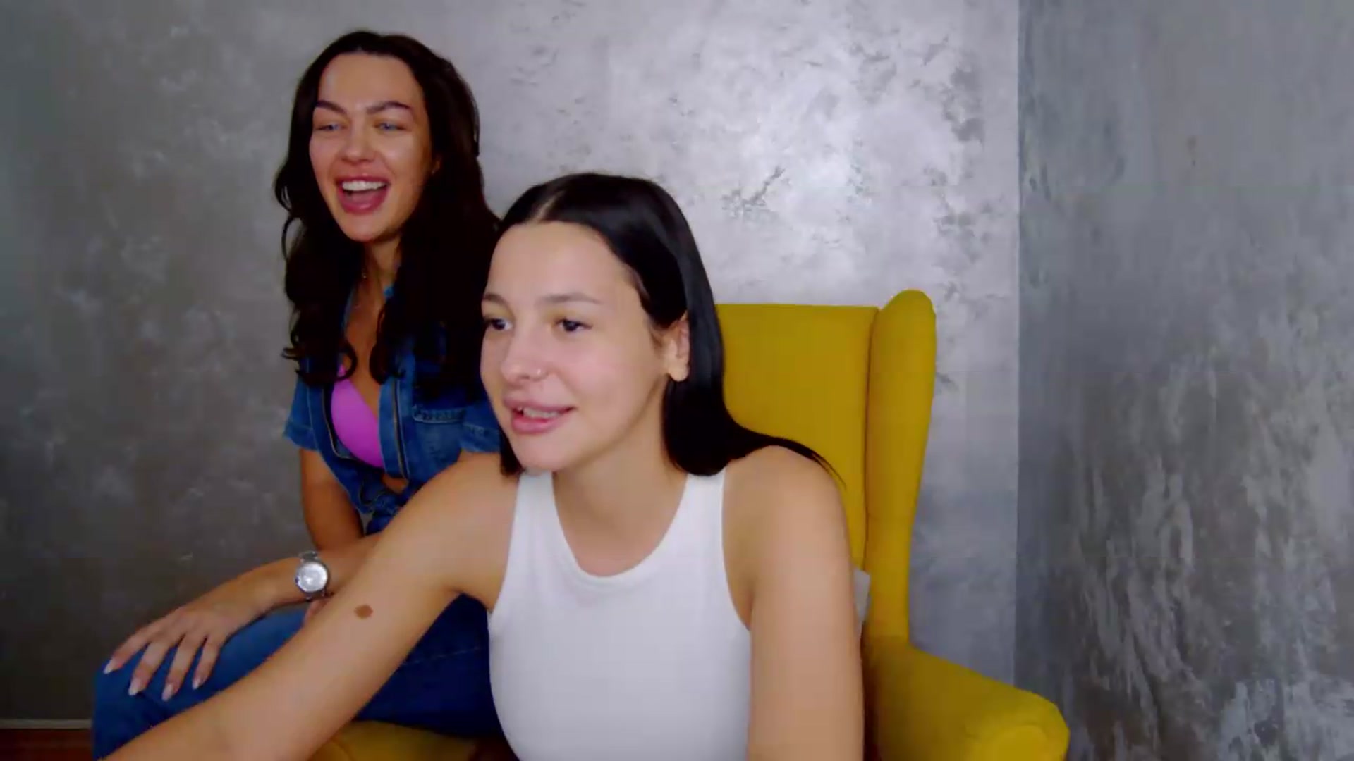 Gallery image thumbnail from meliiis_'s myfreecams stream on, 09/11/2026, 12:53 image 16 of 20