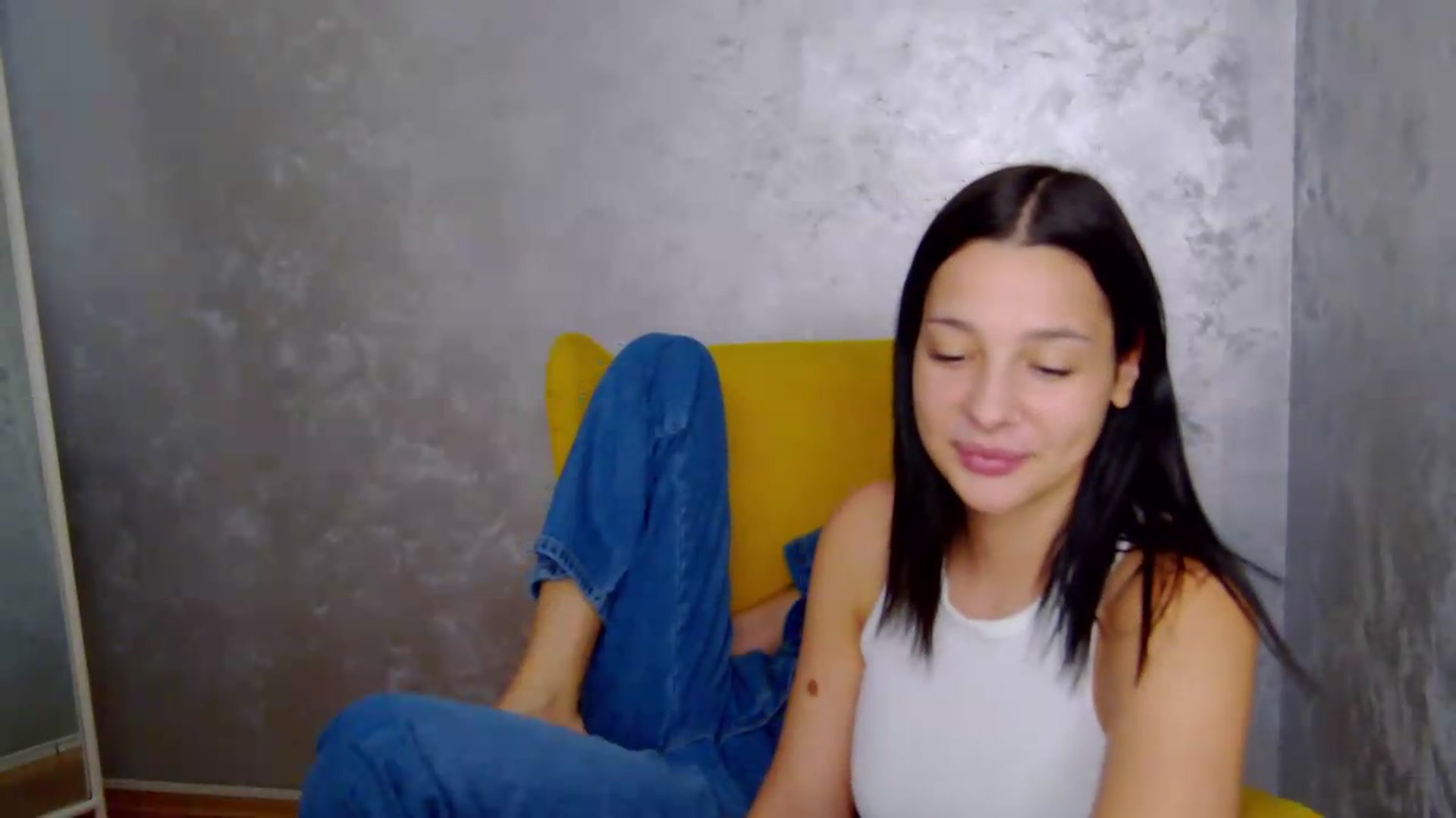 Gallery image thumbnail from meliiis_'s myfreecams stream on, 09/11/2026, 12:53 image 18 of 20