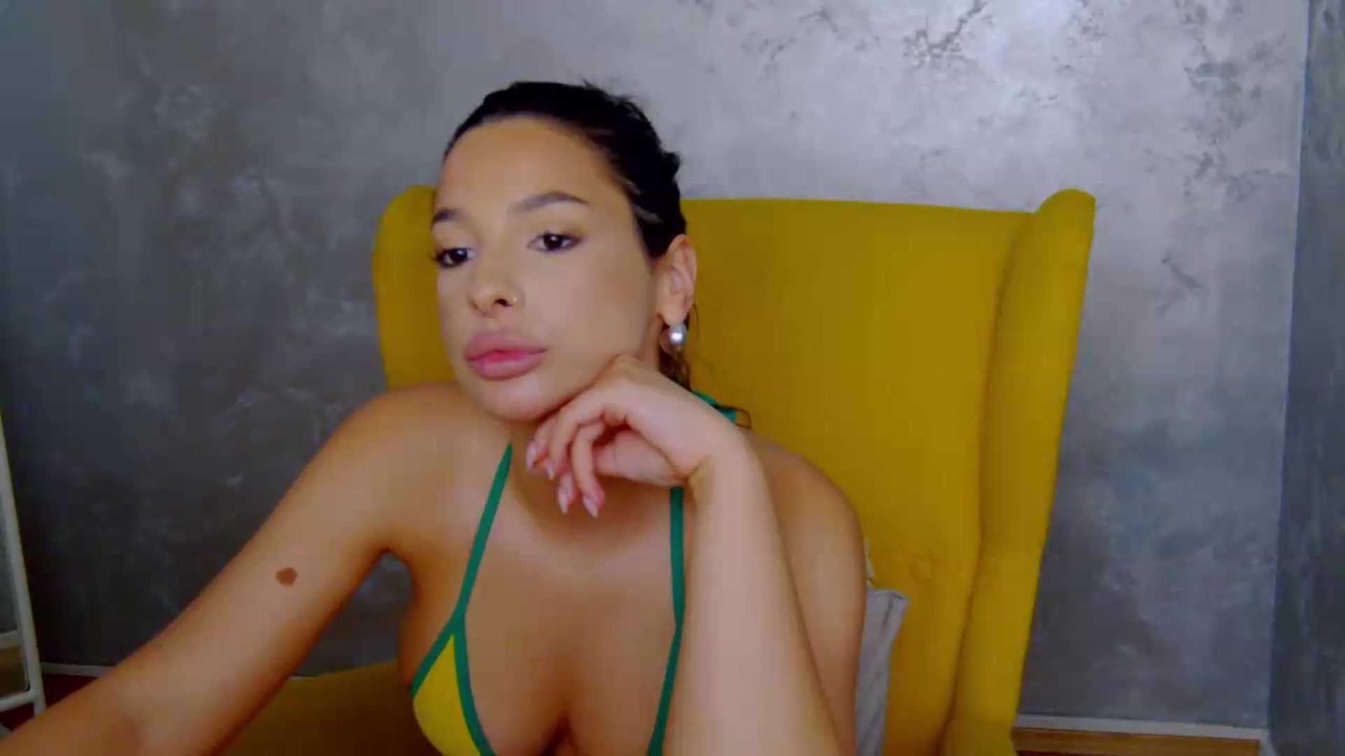 Gallery image thumbnail from meliiis_'s myfreecams stream on, 09/12/2026, 18:29 image 13 of 20