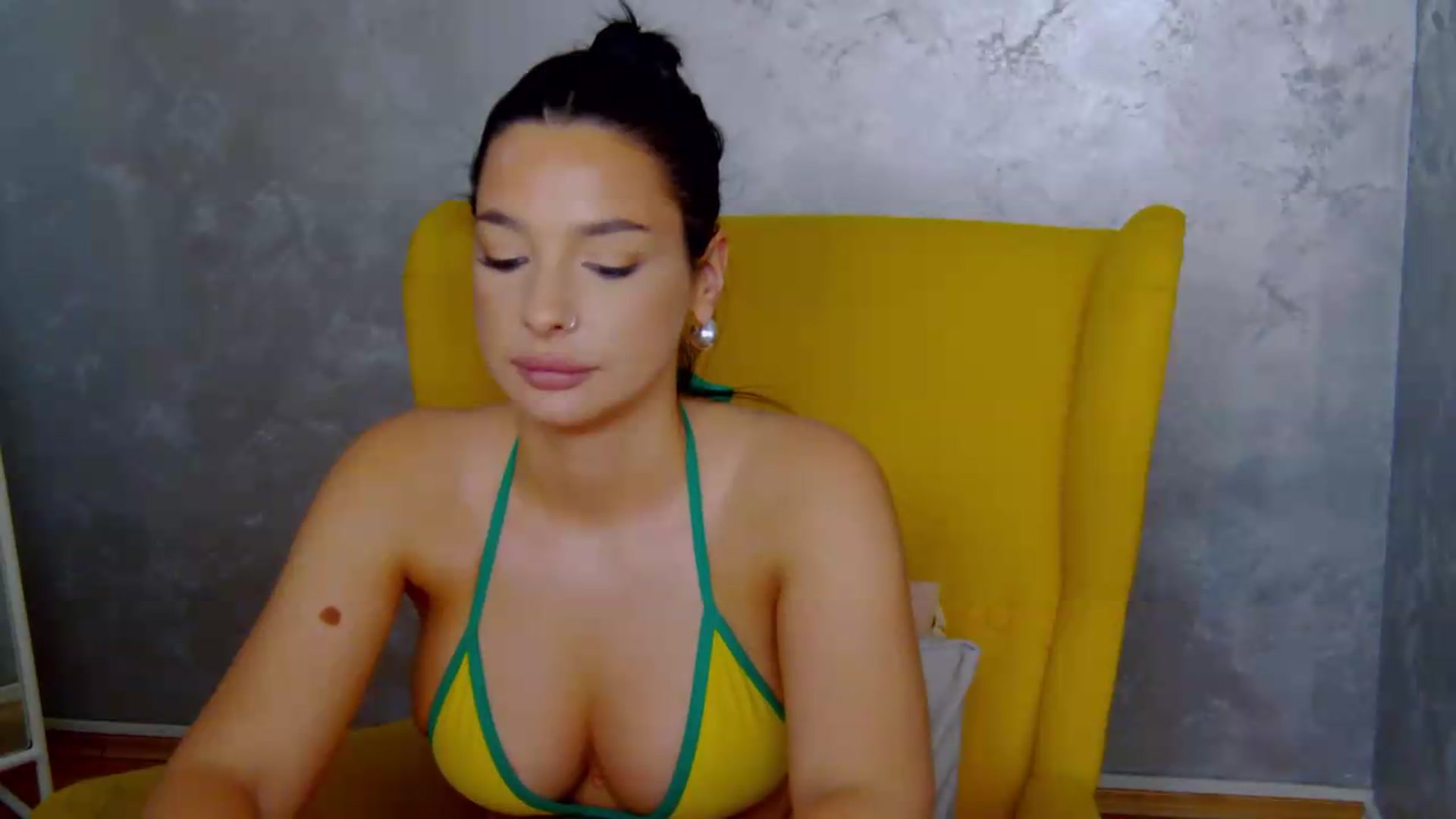 Gallery image thumbnail from meliiis_'s myfreecams stream on, 09/12/2026, 18:29 image 17 of 20