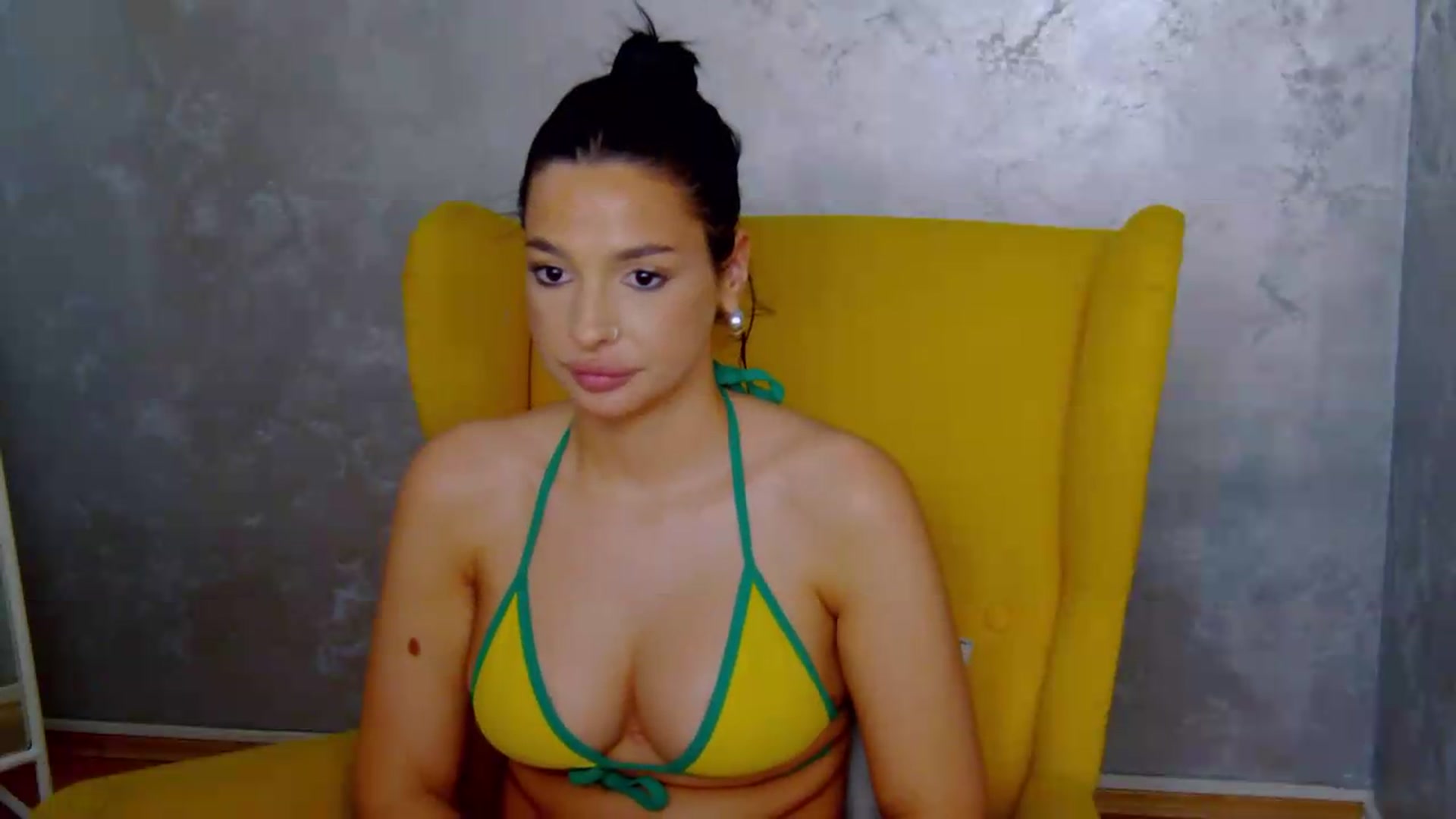 Gallery image thumbnail from meliiis_'s myfreecams stream on, 09/12/2026, 19:01 image 13 of 20