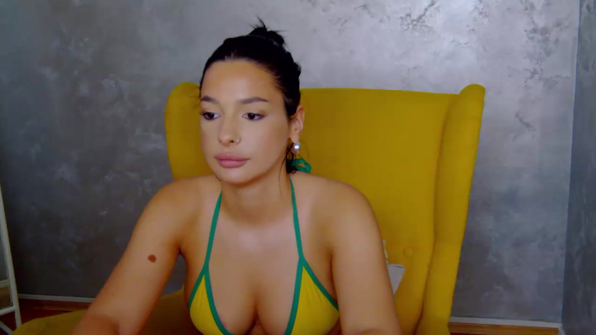 Gallery image thumbnail from meliiis_'s myfreecams stream on, 09/12/2026, 19:01 image 2 of 20