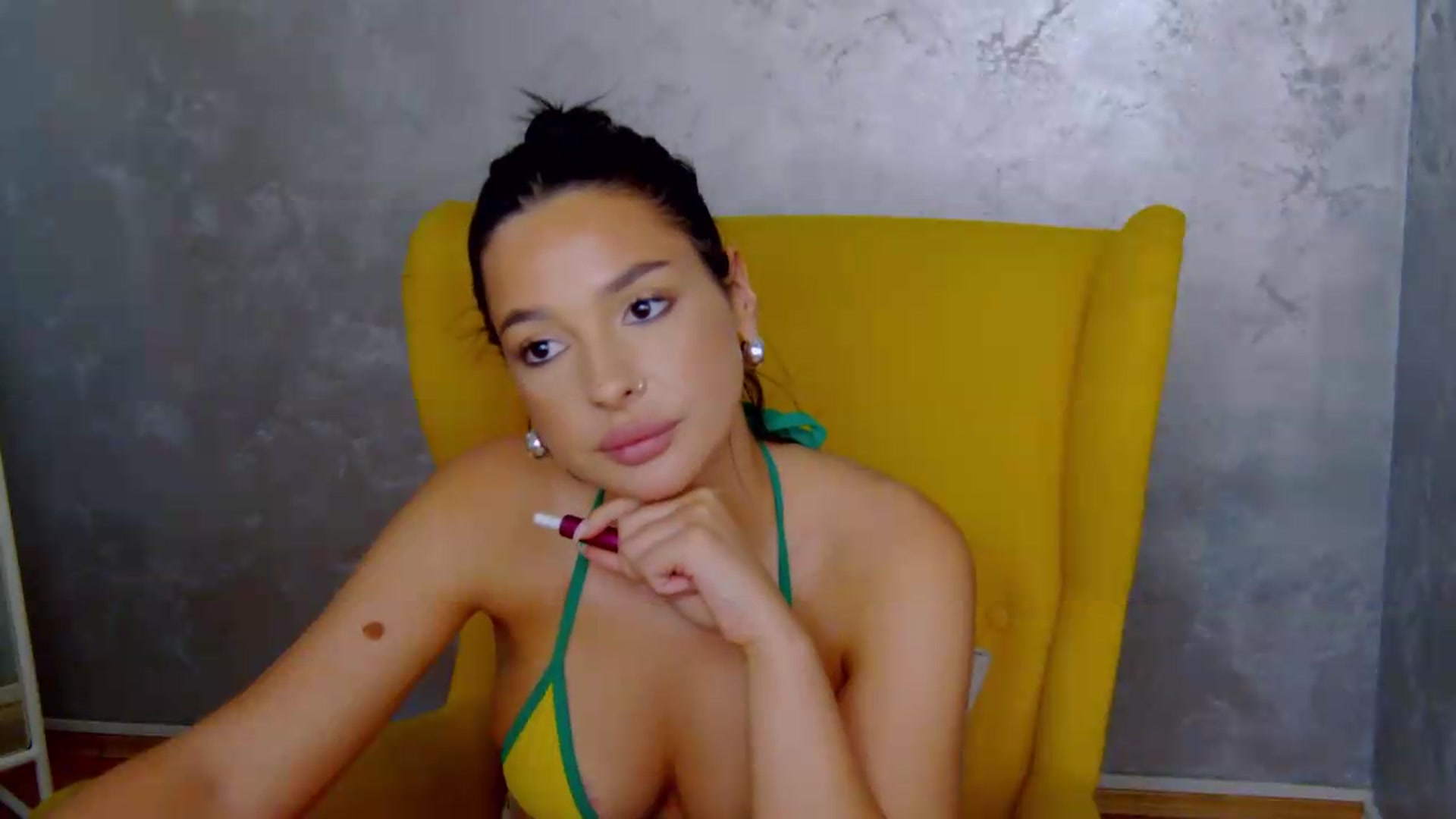 Gallery image thumbnail from meliiis_'s myfreecams stream on, 09/12/2026, 19:01 image 3 of 20