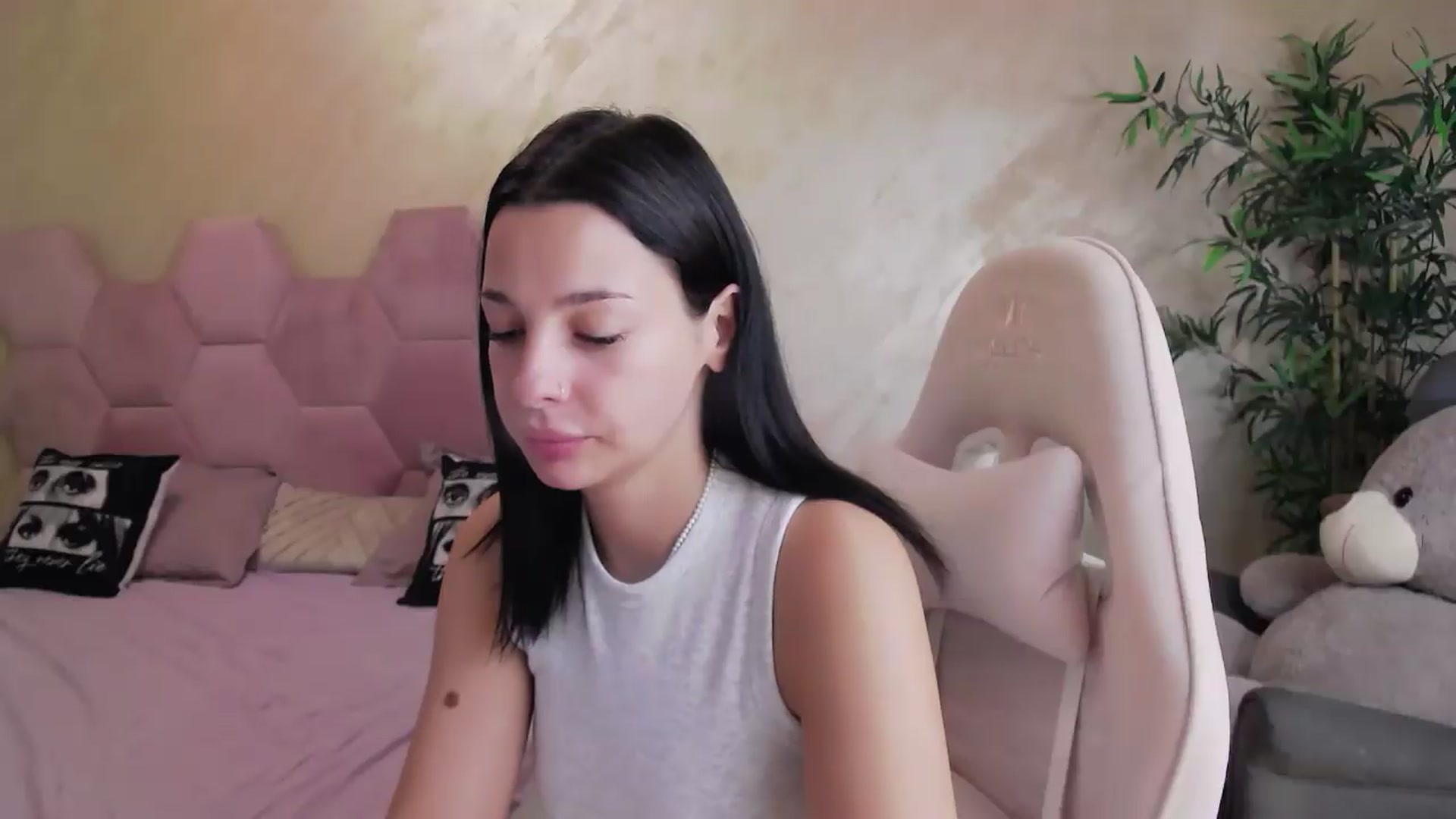 Gallery image thumbnail from meliiis_'s myfreecams stream on, 09/14/2026, 10:34 image 3 of 20