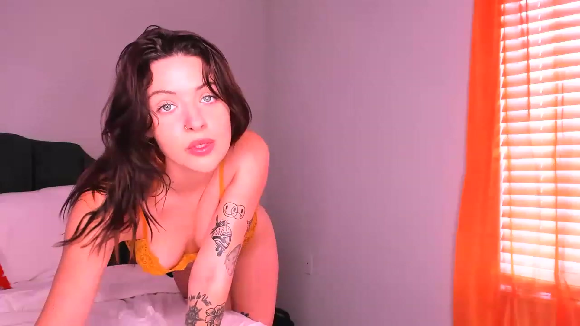 Gallery image thumbnail from melrosestrip's myfreecams stream on, 11/27/2022, 18:28 image 6 of 20