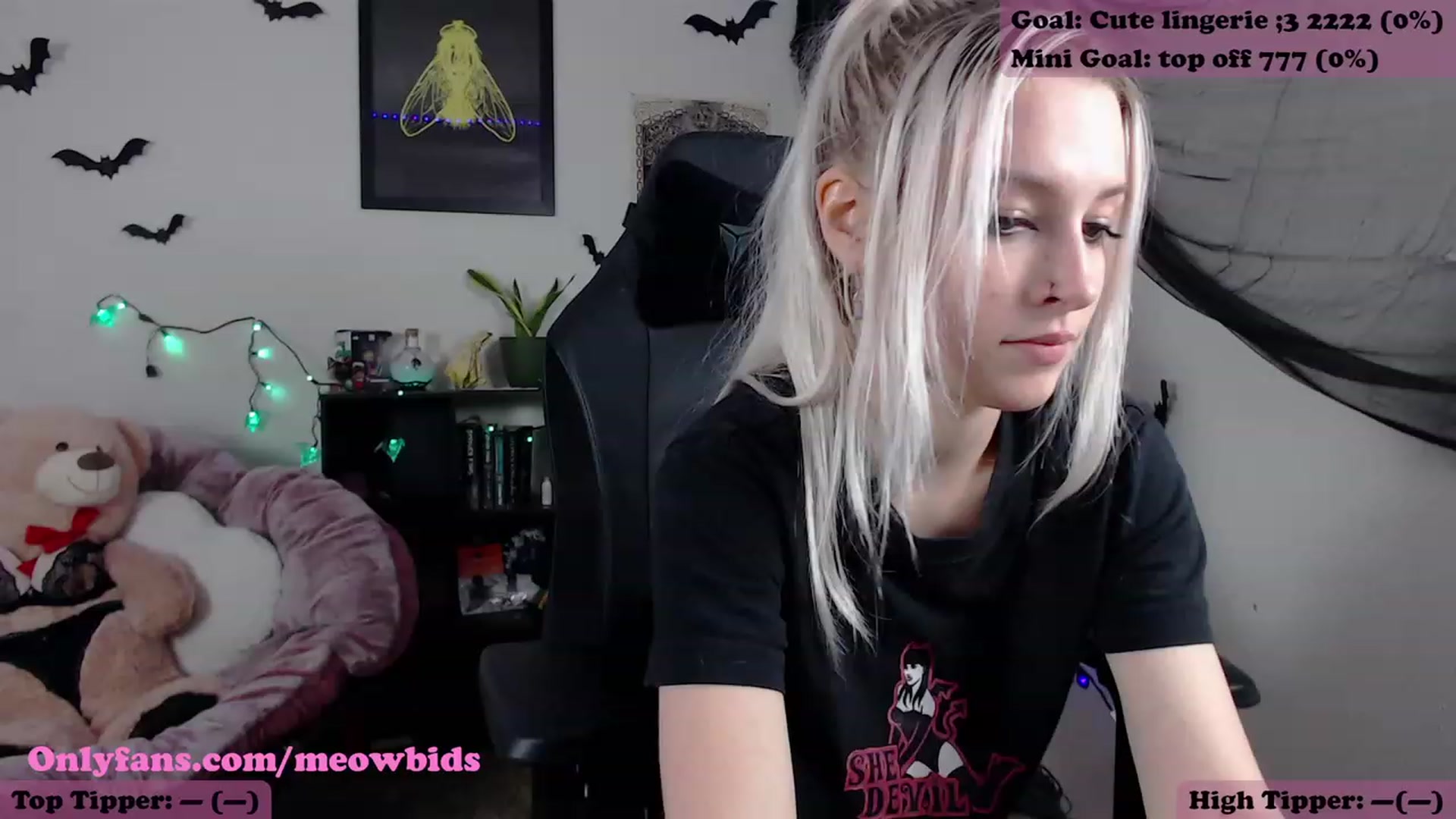Gallery image thumbnail from meowbids's myfreecams stream on, 11/06/2023, 07:00 image 11 of 20