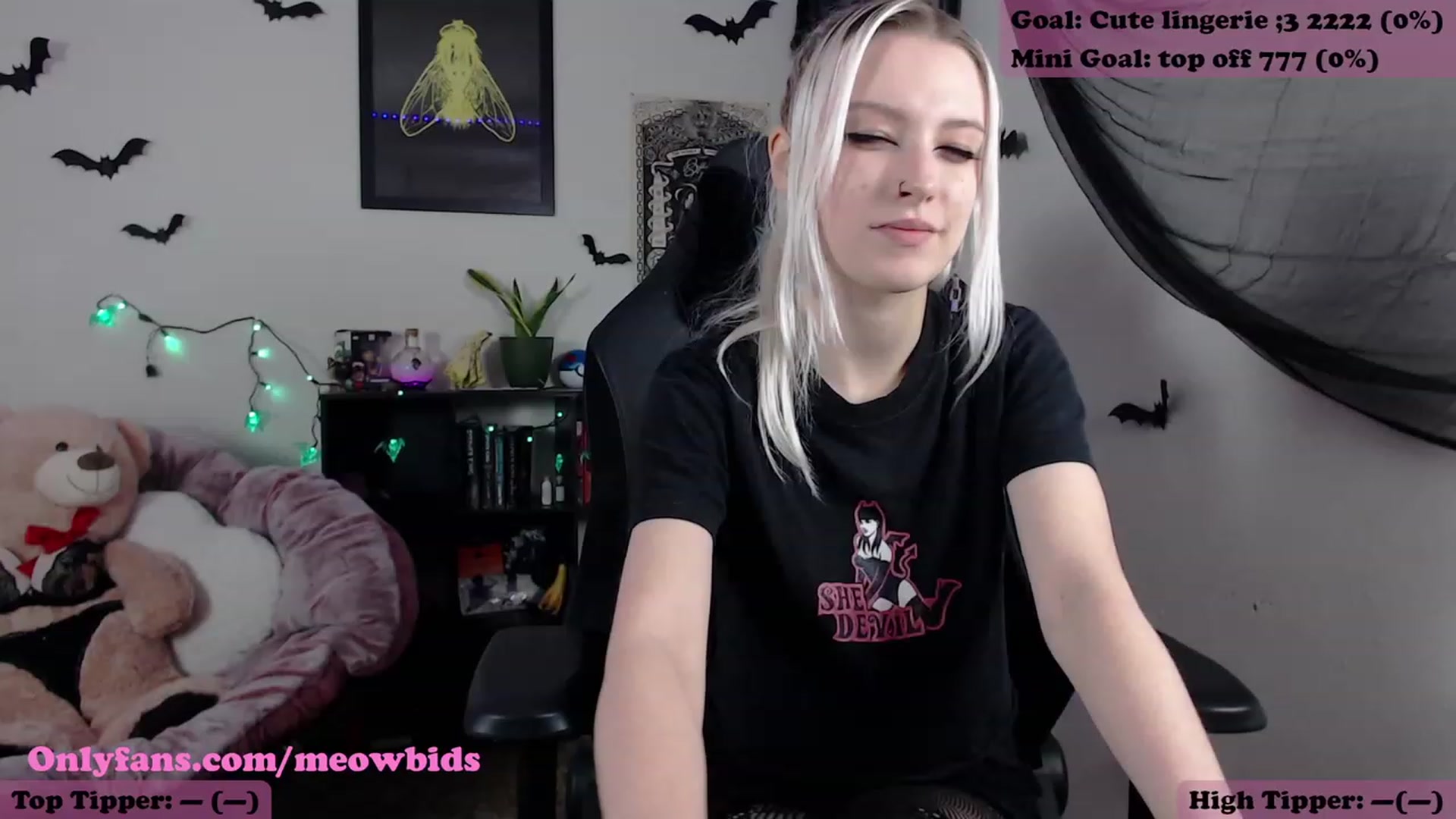 Gallery image thumbnail from meowbids's myfreecams stream on, 11/06/2023, 07:00 image 16 of 20