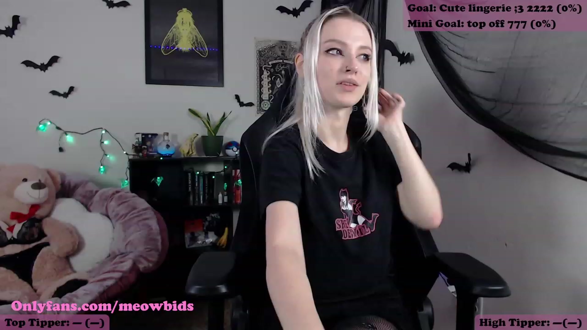 Gallery image thumbnail from meowbids's myfreecams stream on, 11/06/2023, 07:00 image 15 of 20