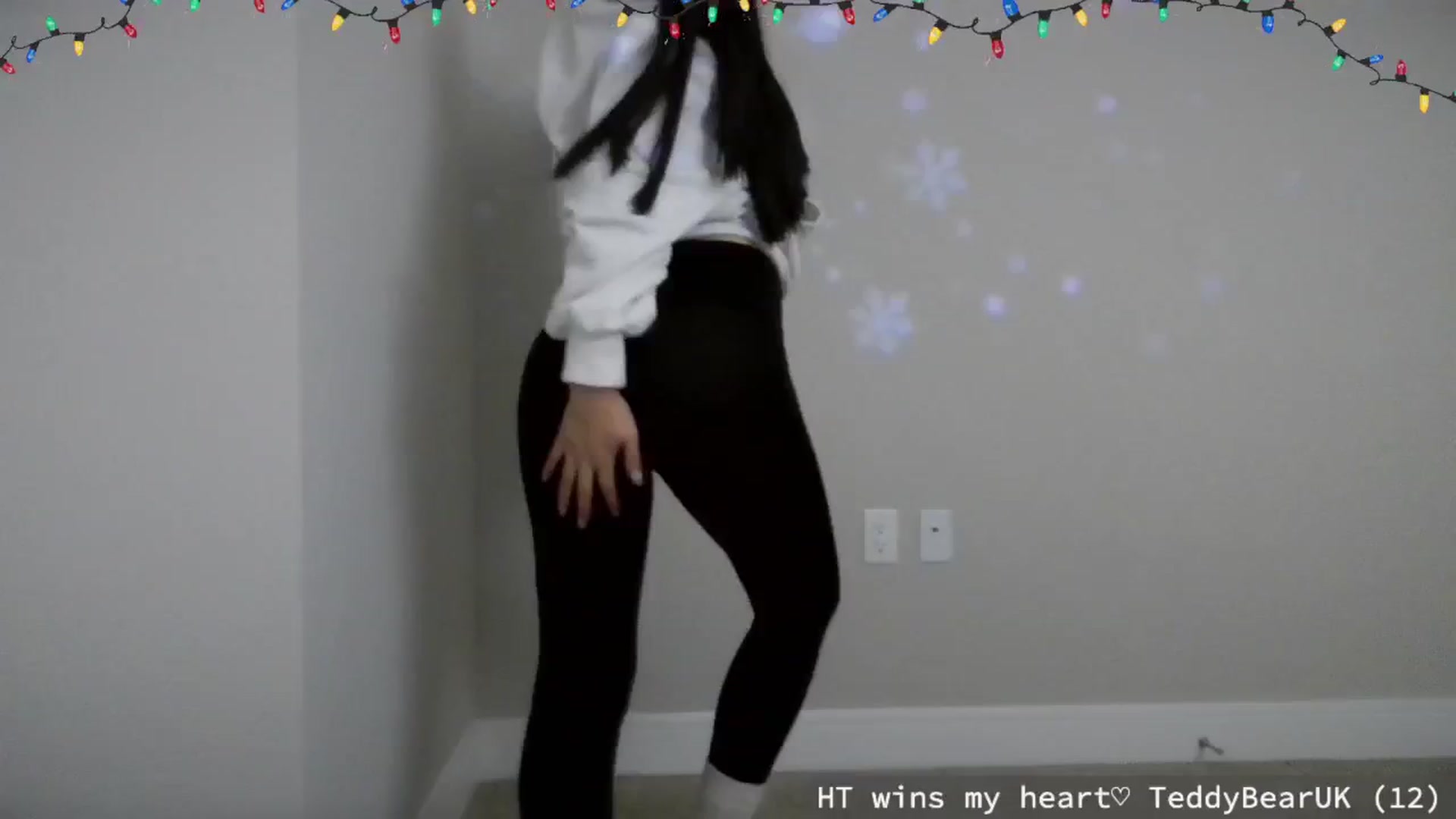 Gallery image thumbnail from meowgical's myfreecams stream on, 12/22/2024, 10:32 image 7 of 20