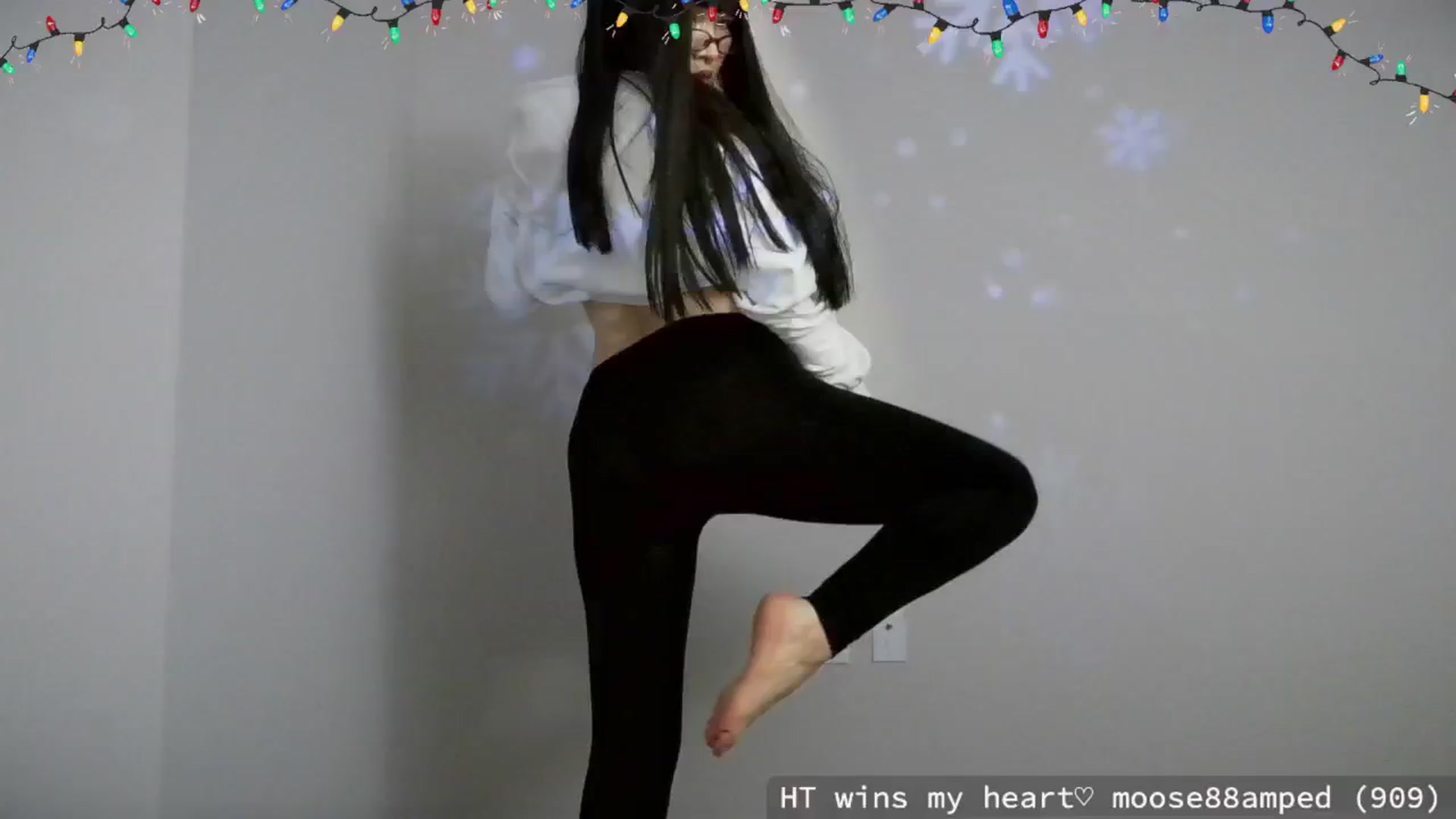 Gallery image thumbnail from meowgical's myfreecams stream on, 12/22/2024, 10:53 image 6 of 20