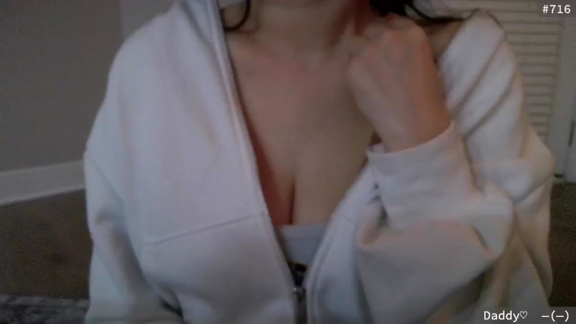 Gallery image thumbnail from meowgical's myfreecams stream on, 01/08/2025, 04:50 image 3 of 20