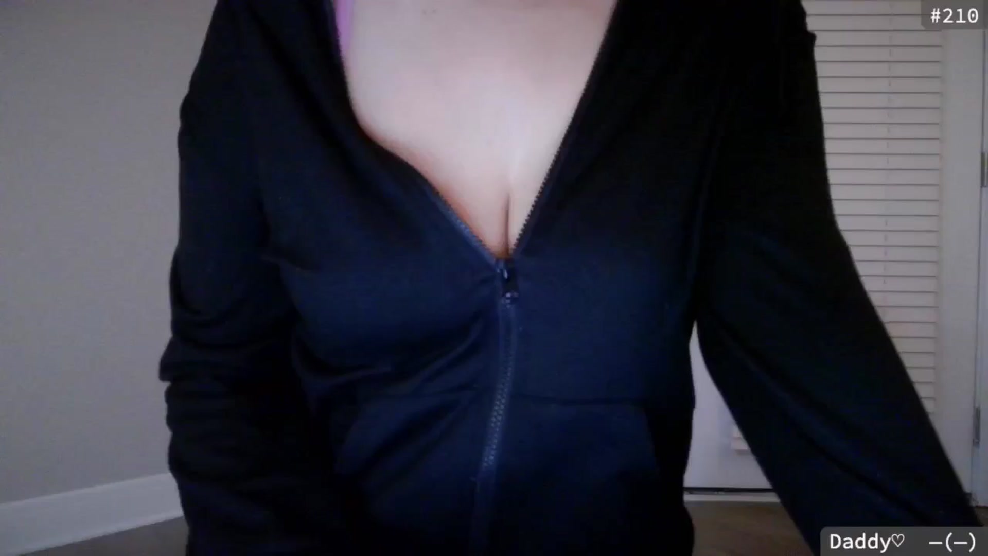 Gallery image thumbnail from meowgical's myfreecams stream on, 01/26/2025, 05:03 image 2 of 20
