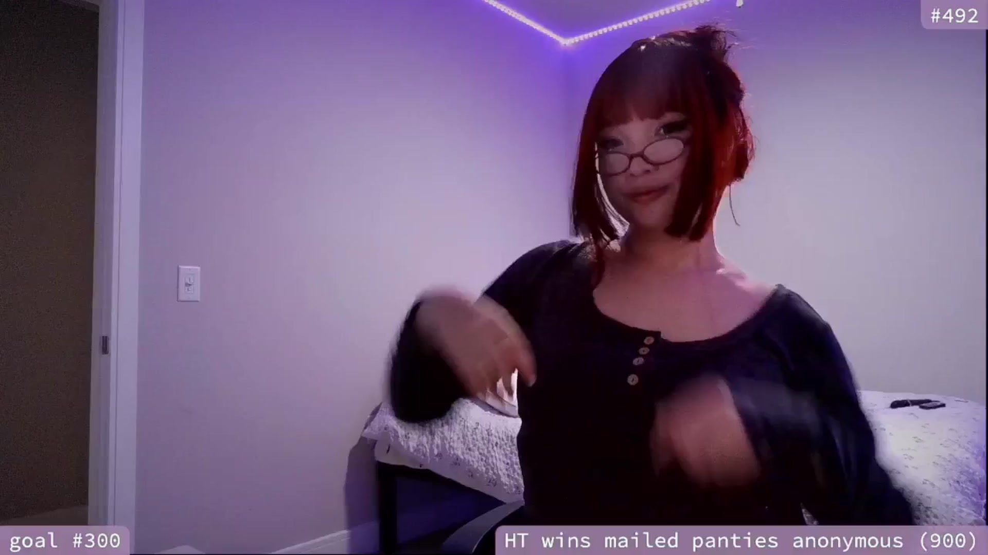 Gallery image thumbnail from meowgical's myfreecams stream on, 05/15/2025, 03:30 image 15 of 20