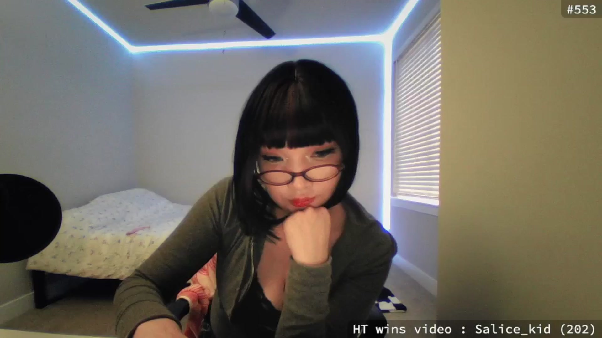 Gallery image thumbnail from meowgical's myfreecams stream on, 05/22/2025, 24:22 image 7 of 20