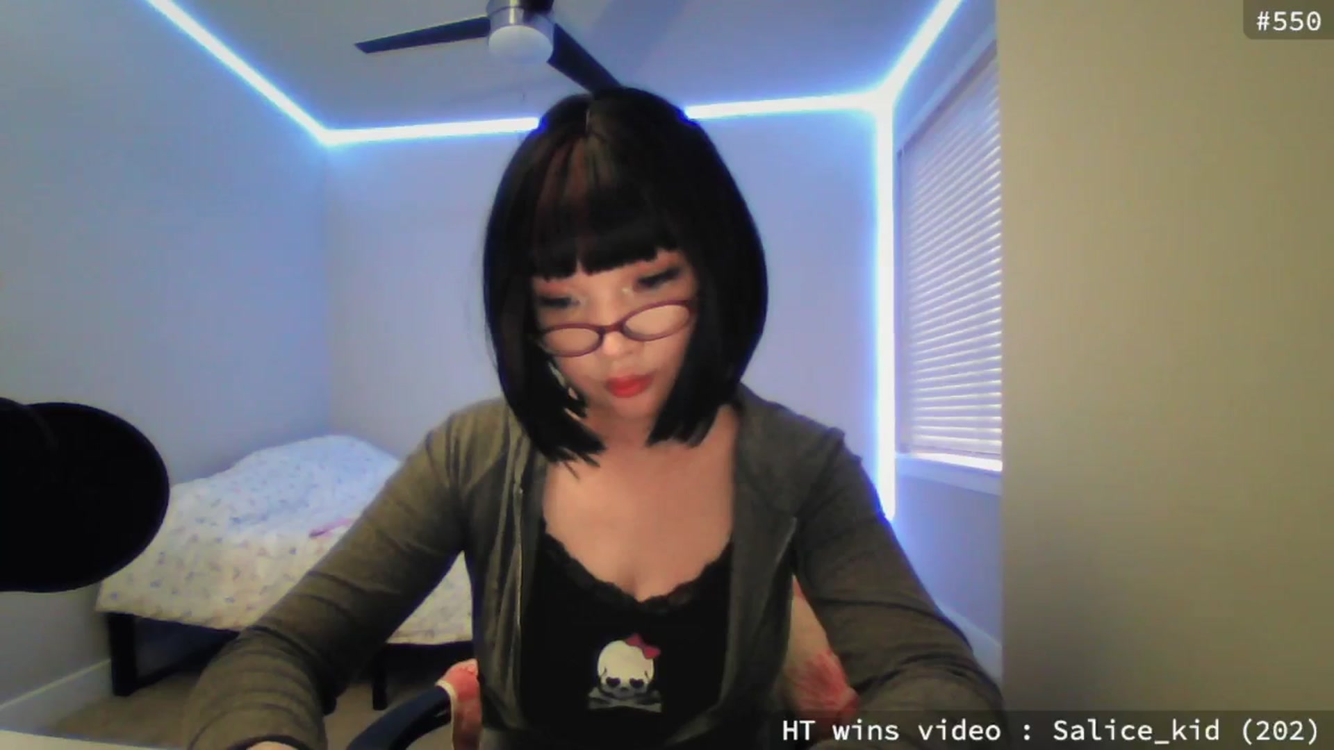 Gallery image thumbnail from meowgical's myfreecams stream on, 05/22/2025, 24:22 image 16 of 20