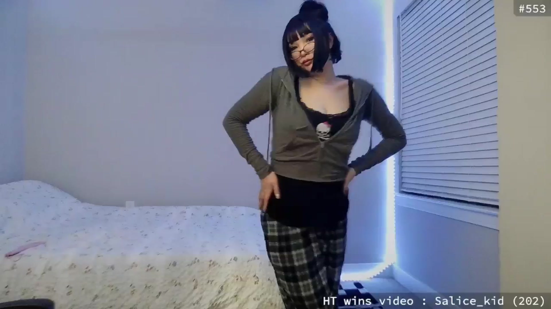 Gallery image thumbnail from meowgical's myfreecams stream on, 05/22/2025, 03:13 image 17 of 20