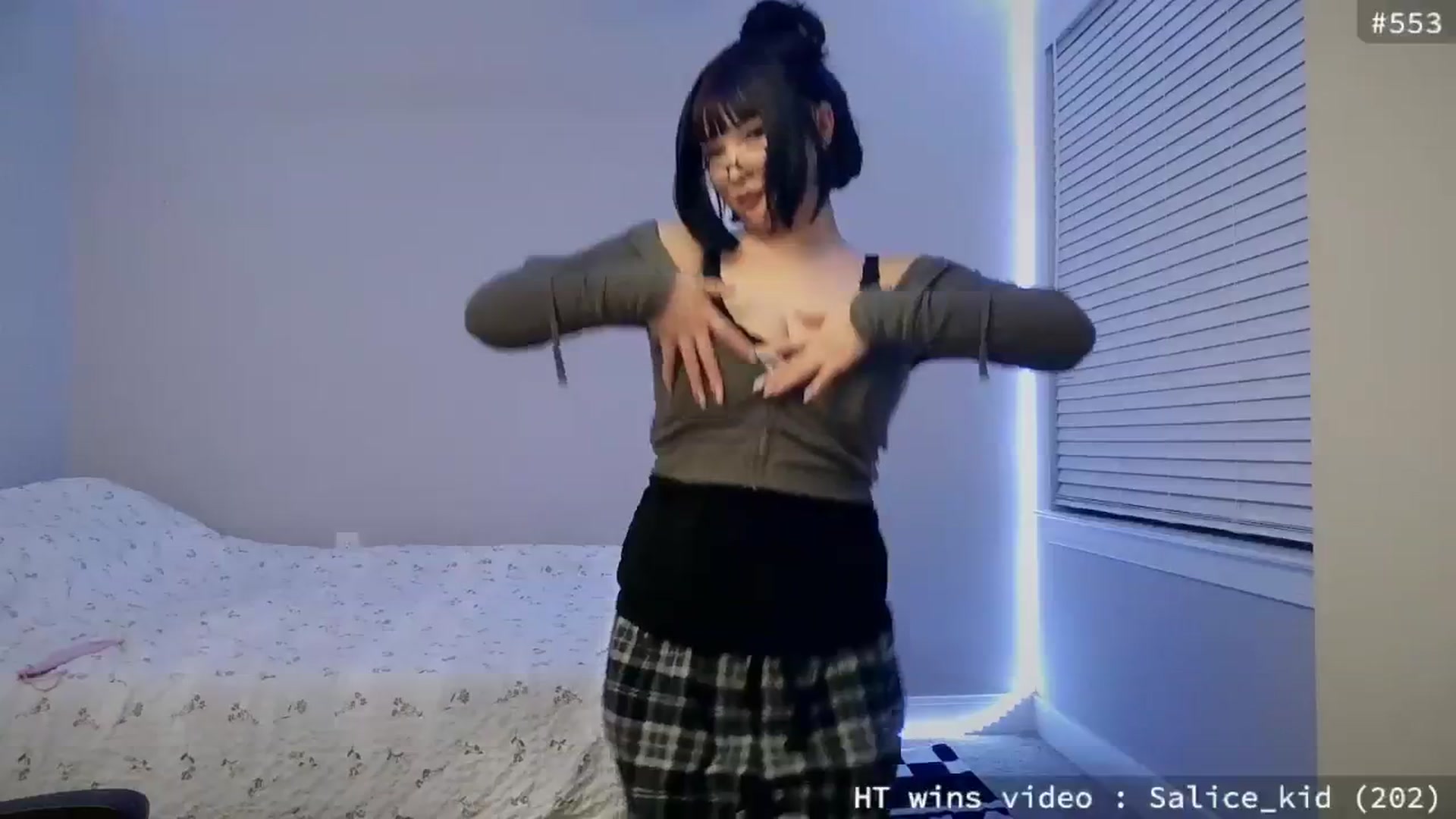 Gallery image thumbnail from meowgical's myfreecams stream on, 05/22/2025, 03:13 image 19 of 20