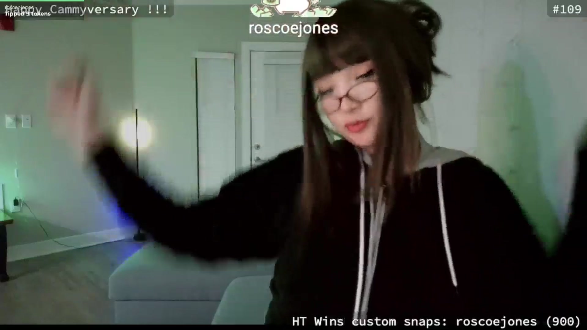 Gallery image thumbnail from meowgical's myfreecams stream on, 06/17/2025, 04:43 image 12 of 20